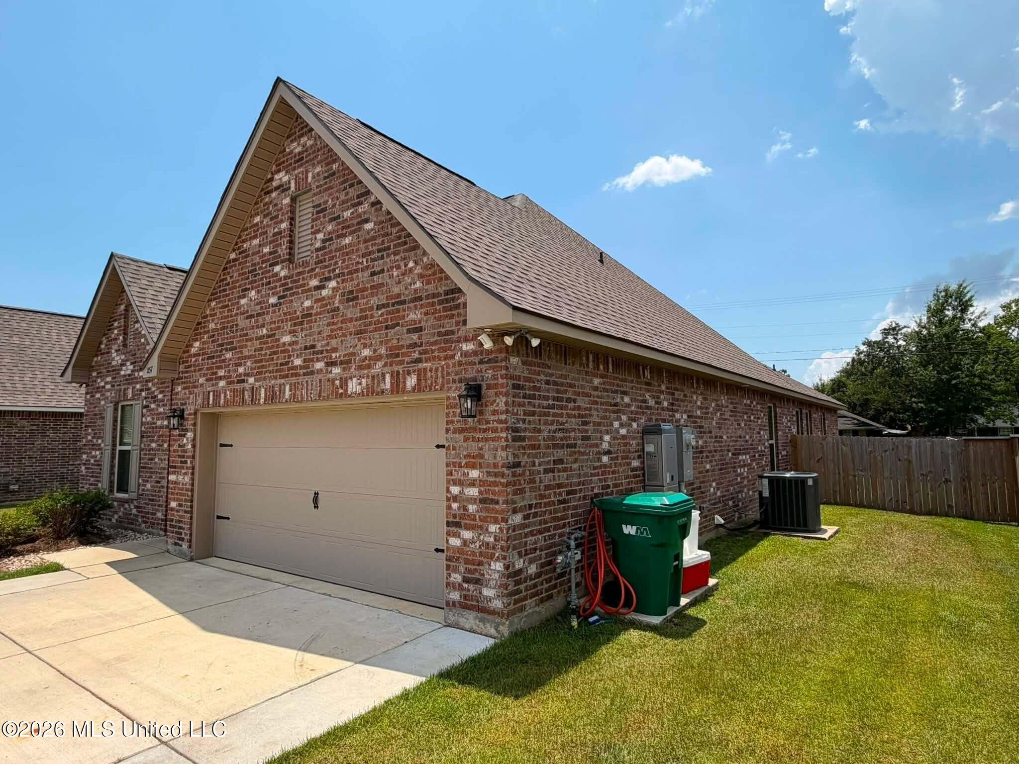 857 Ahoy Drive Property Photo 4