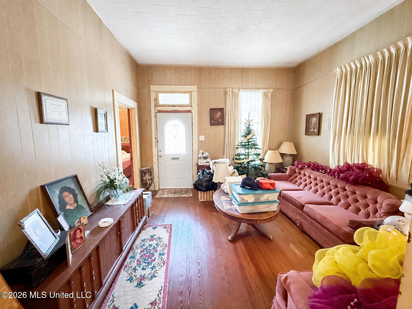 703 Avenue E Property Photo 8