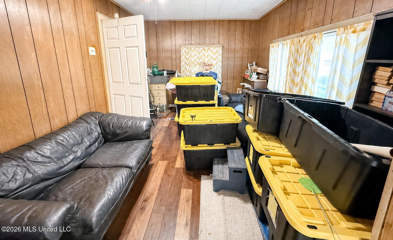 703 Avenue E Property Photo 12