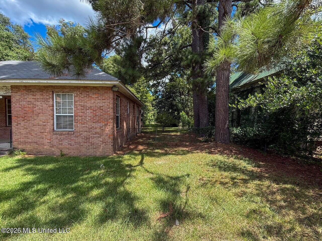 703 Avenue E Property Photo 15