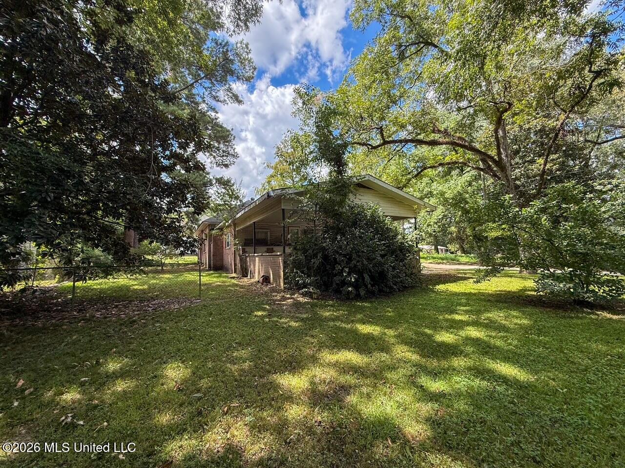 703 Avenue E Property Photo 17