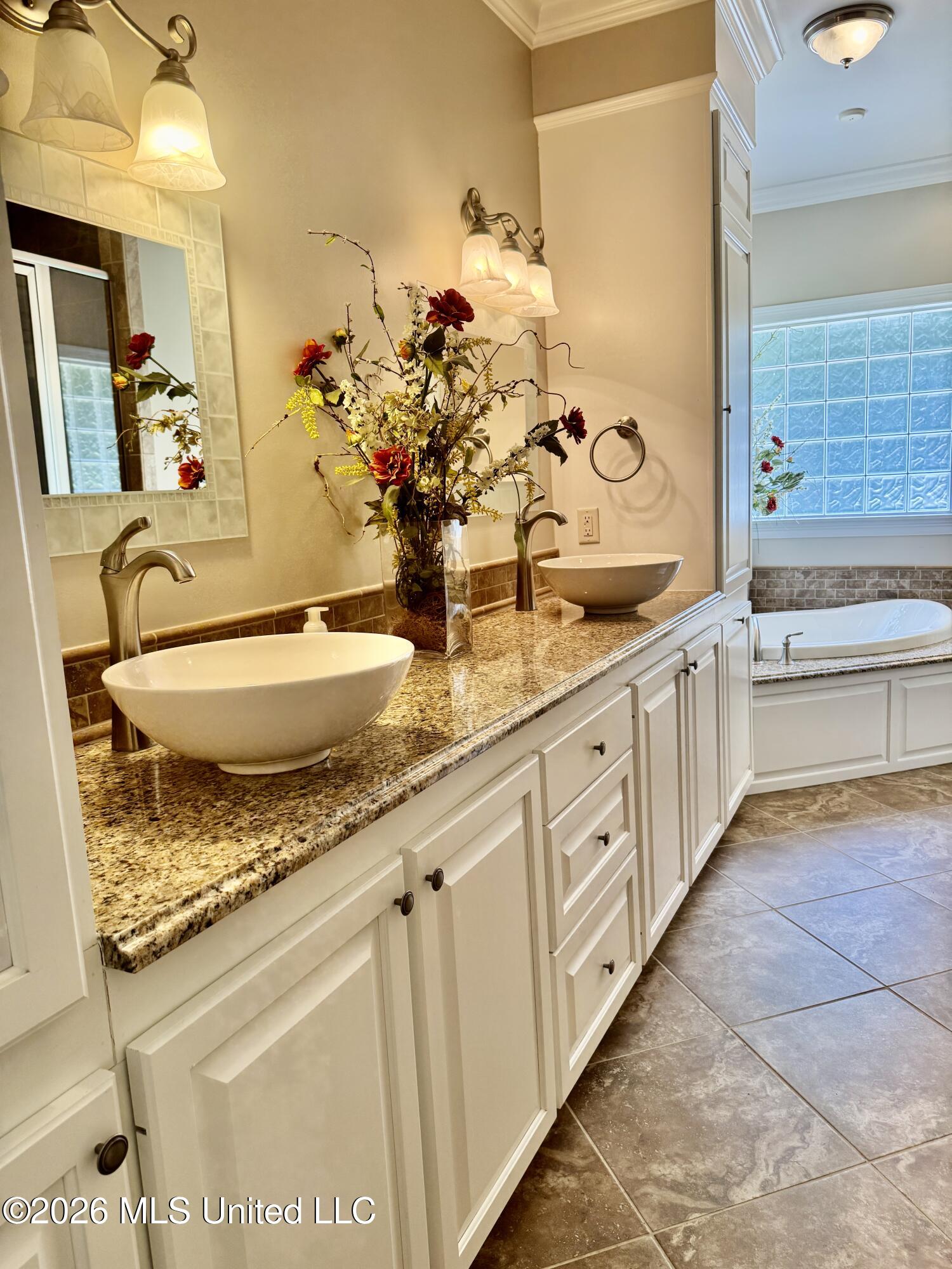 11 Country Squire Road Property Photo 3