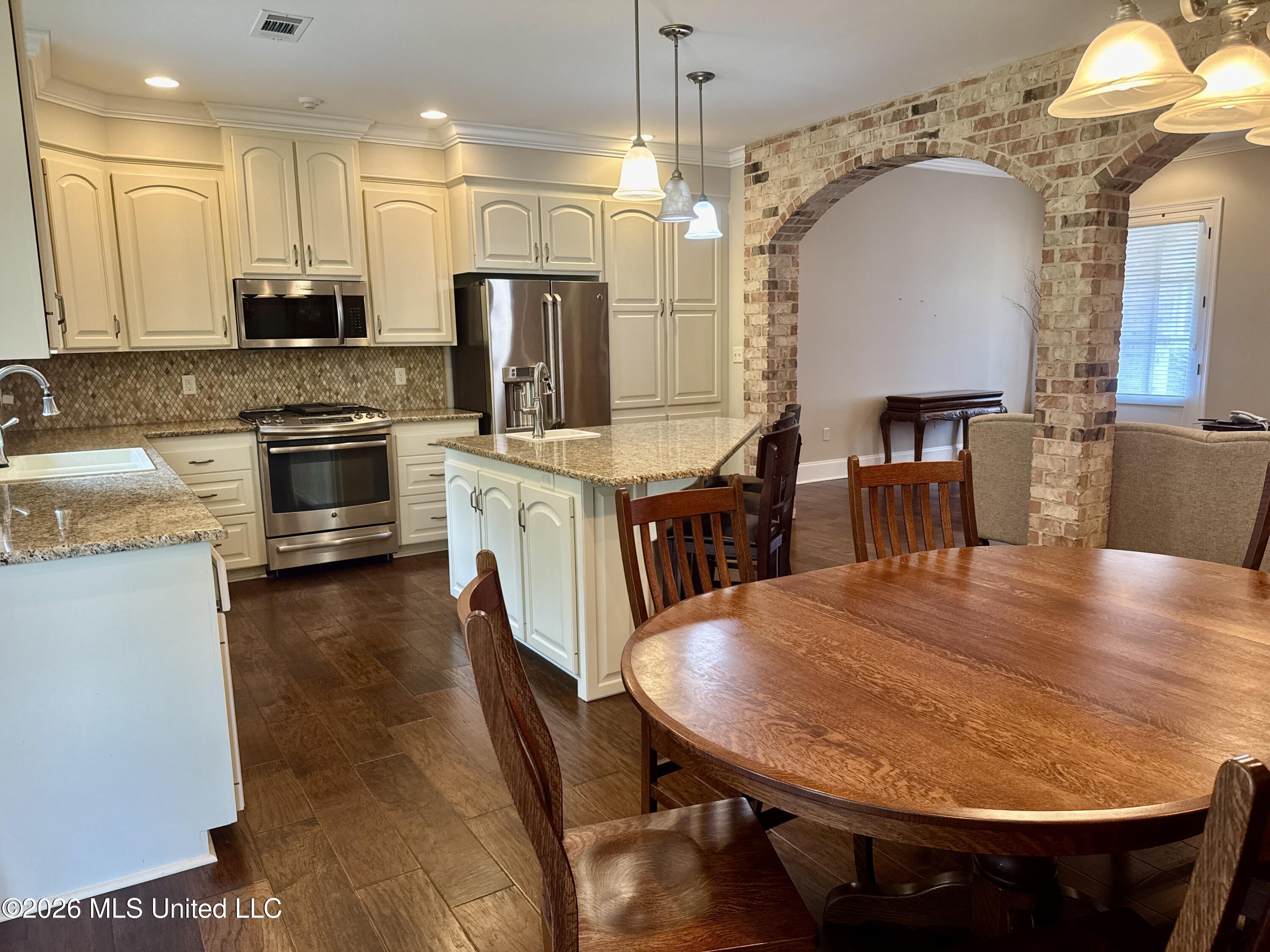 11 Country Squire Road Property Photo 13