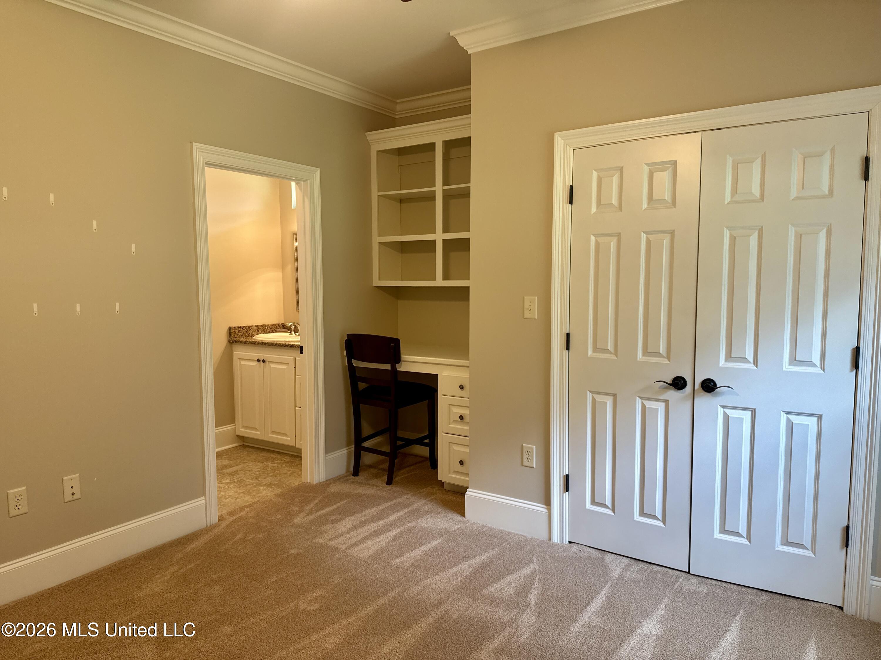 11 Country Squire Road Property Photo 15