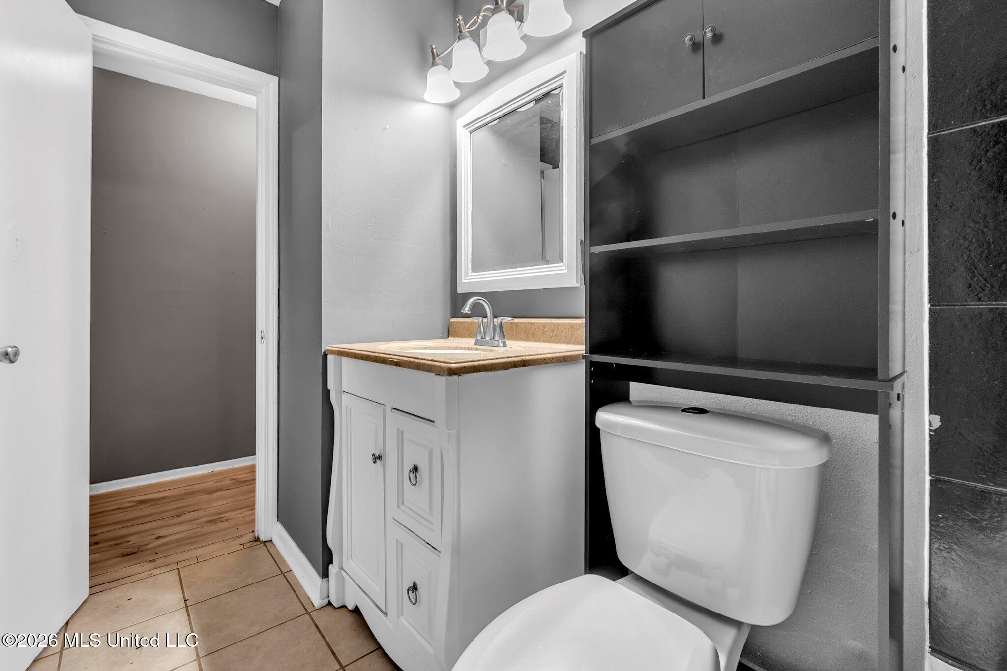 5698 Crestwood Drive Property Photo 15