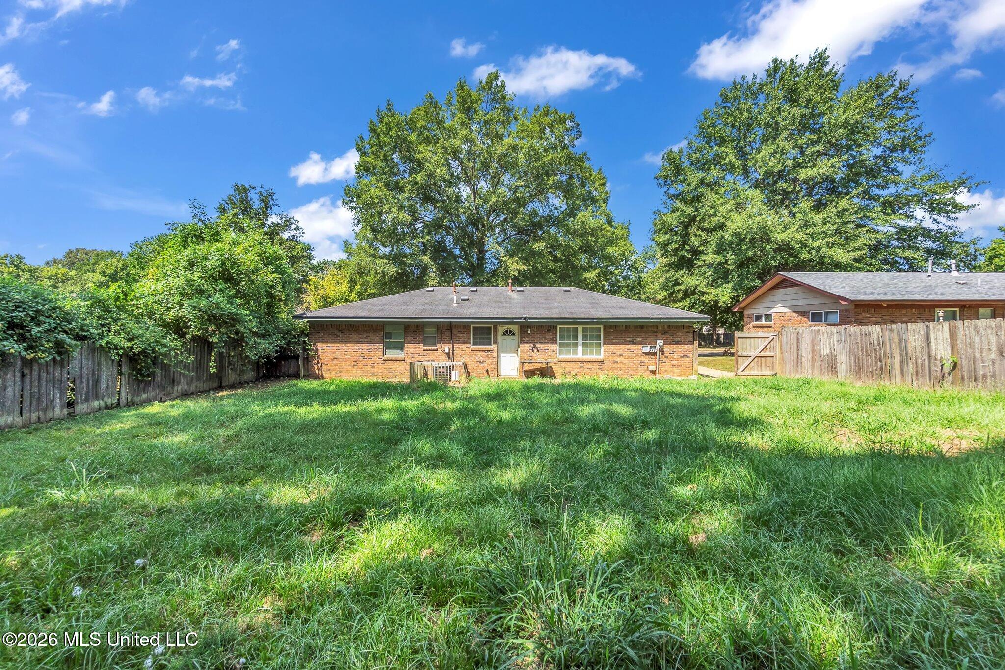 5698 Crestwood Drive Property Photo 16