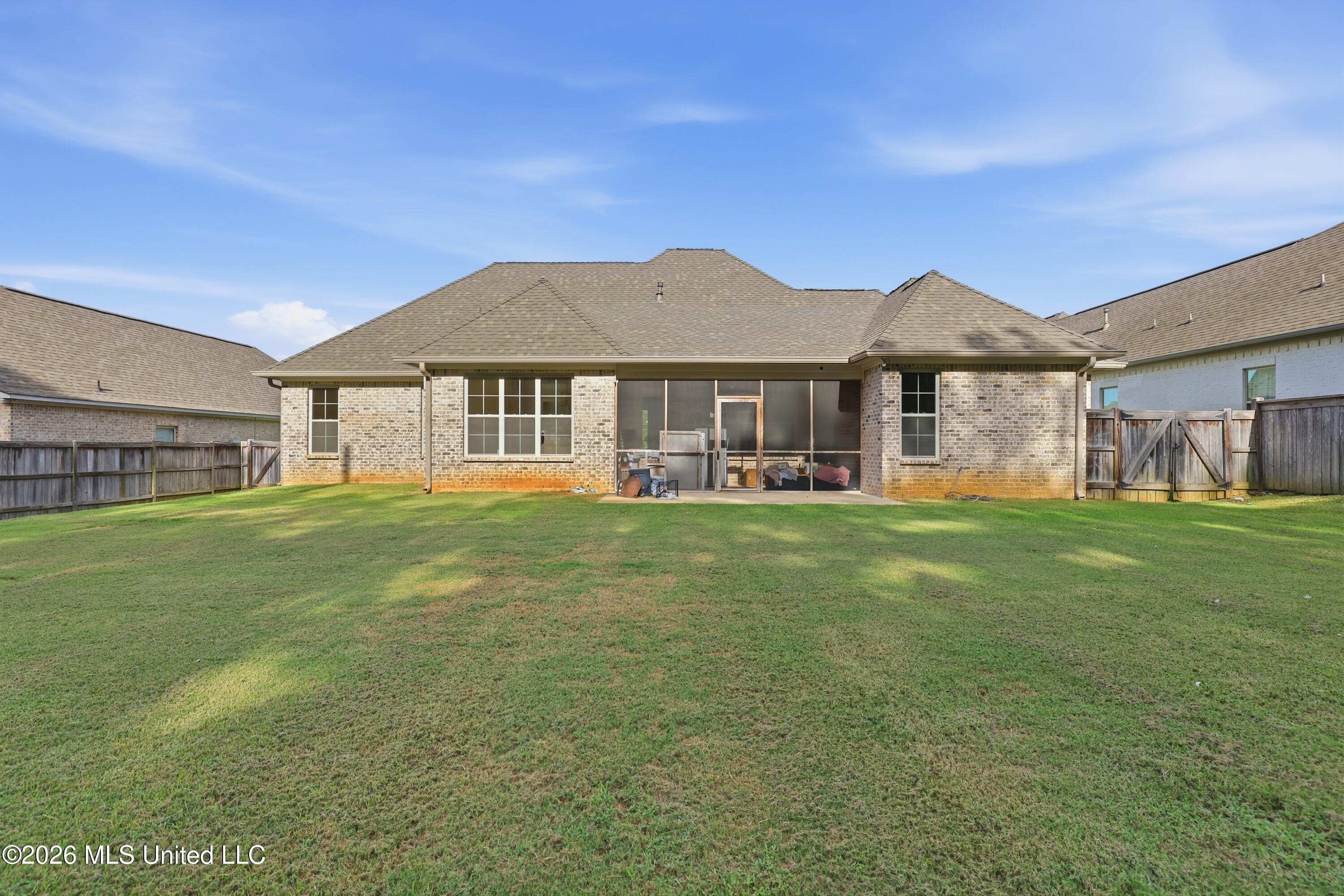 151 Camden Lake Drive Property Photo 45