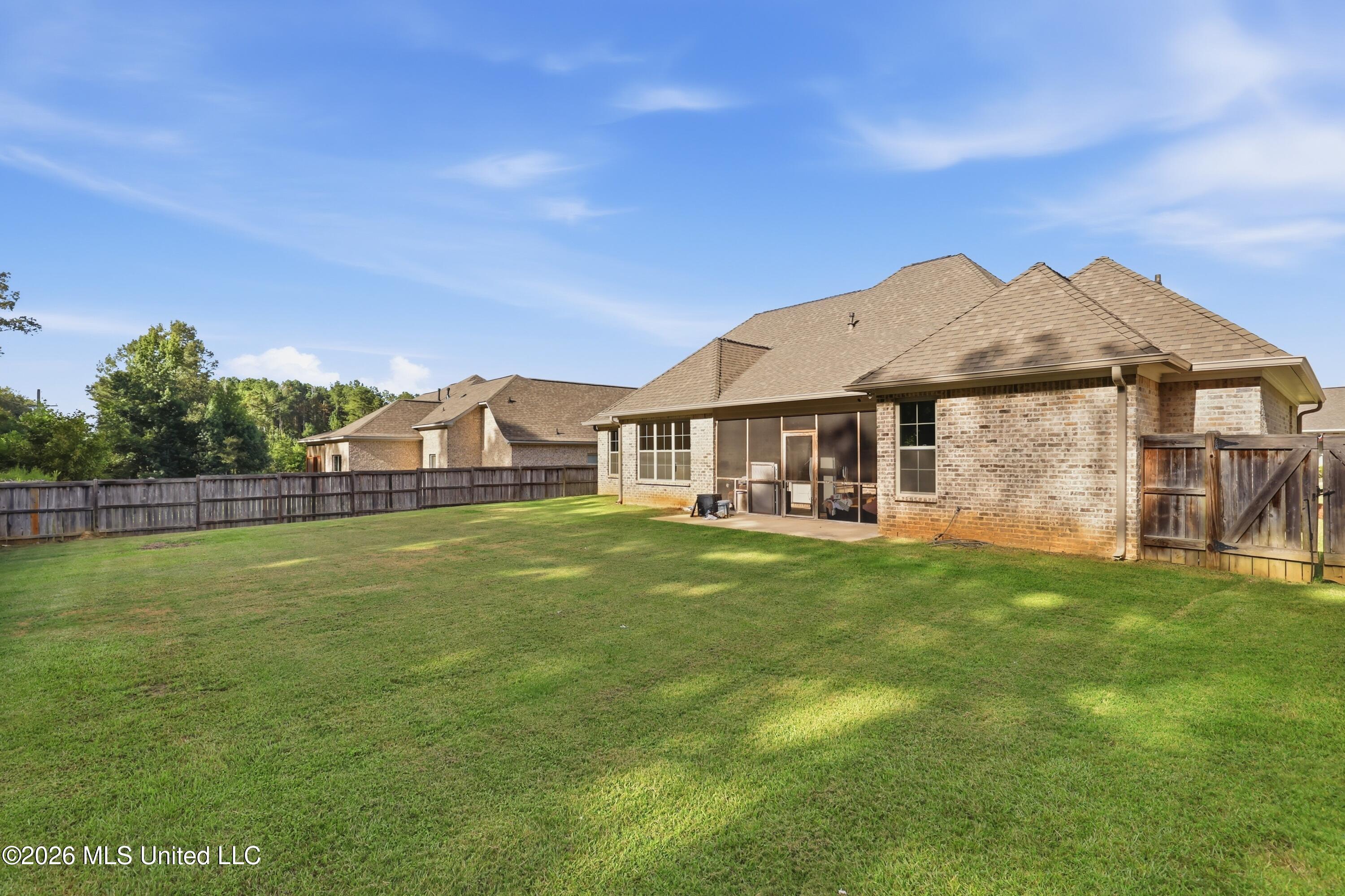 151 Camden Lake Drive Property Photo 46