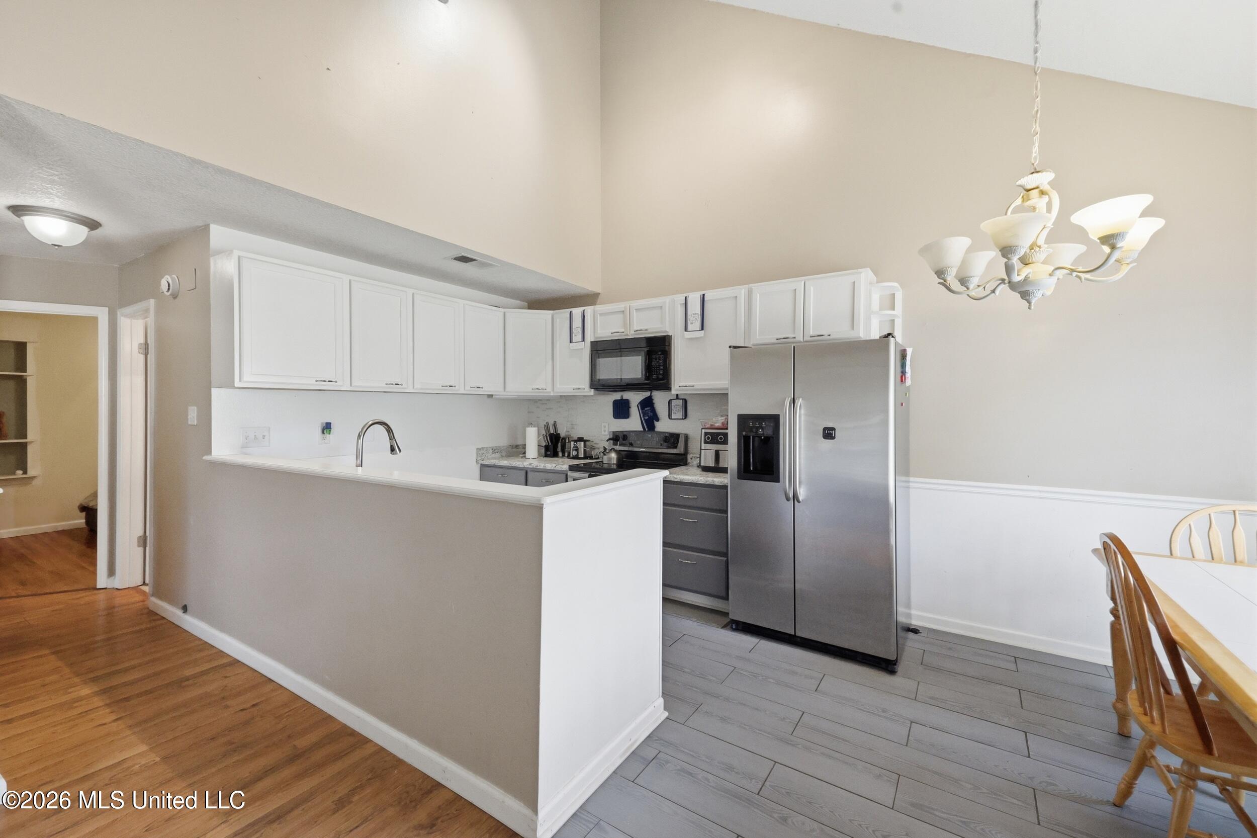 13425 Windridge Drive Property Photo 18