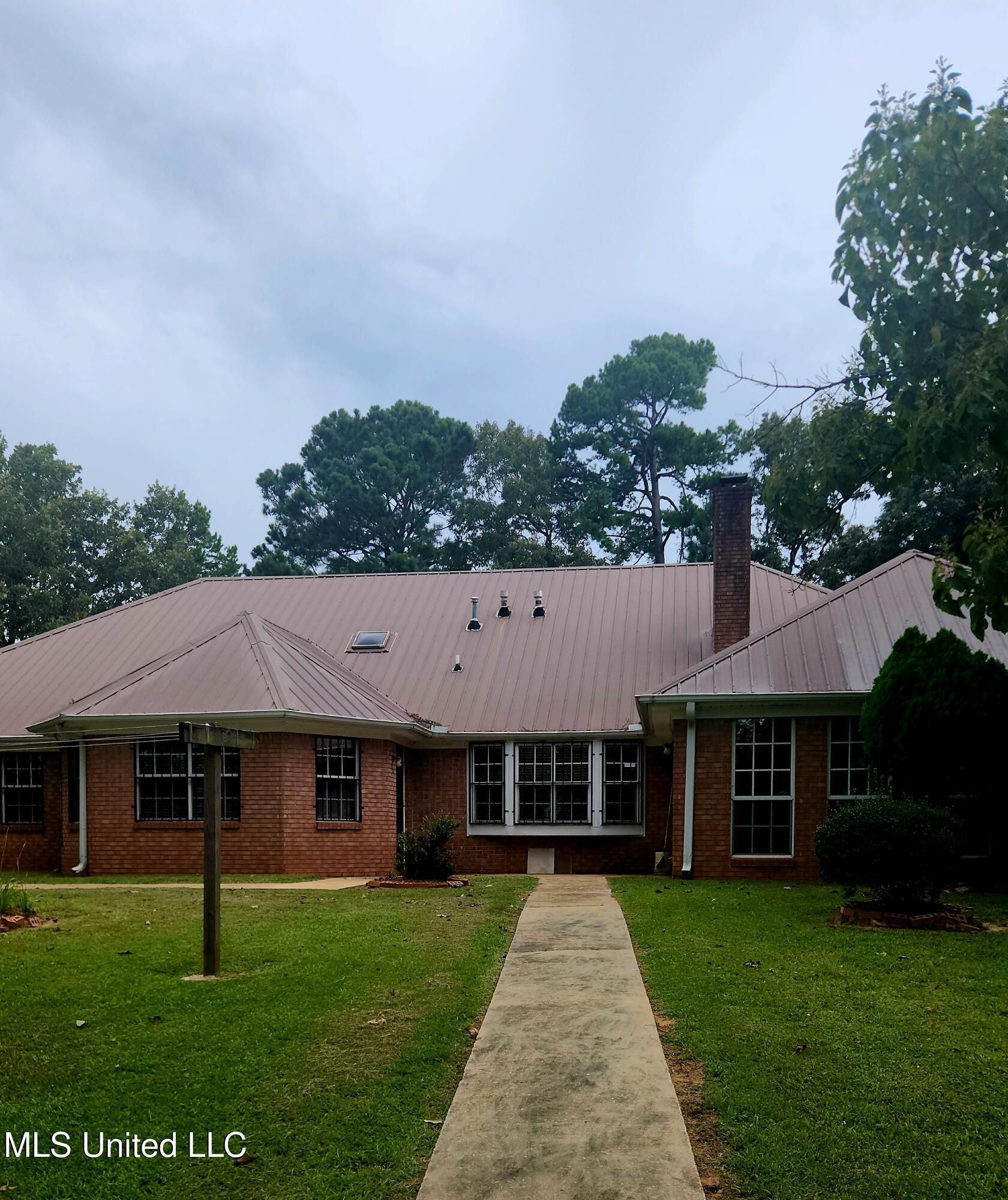 744 Fred Holdiness Road Property Photo 3