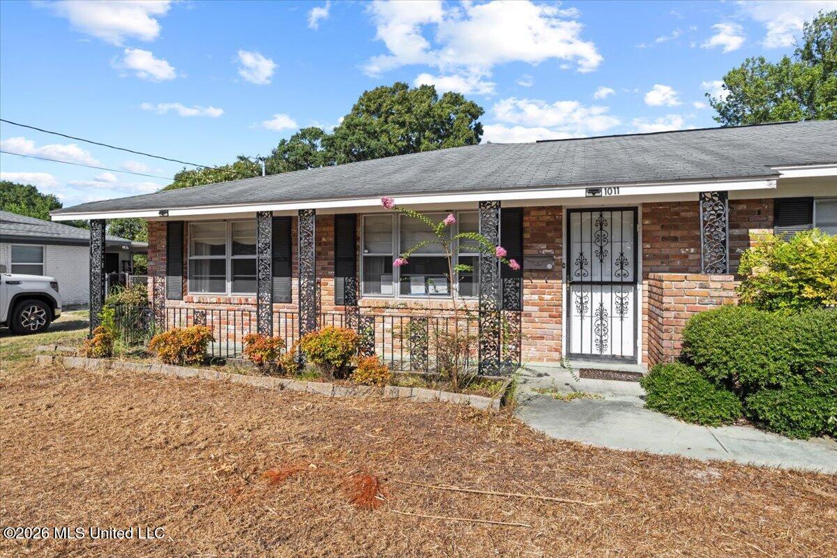1011 Anniston Avenue Property Photo 4