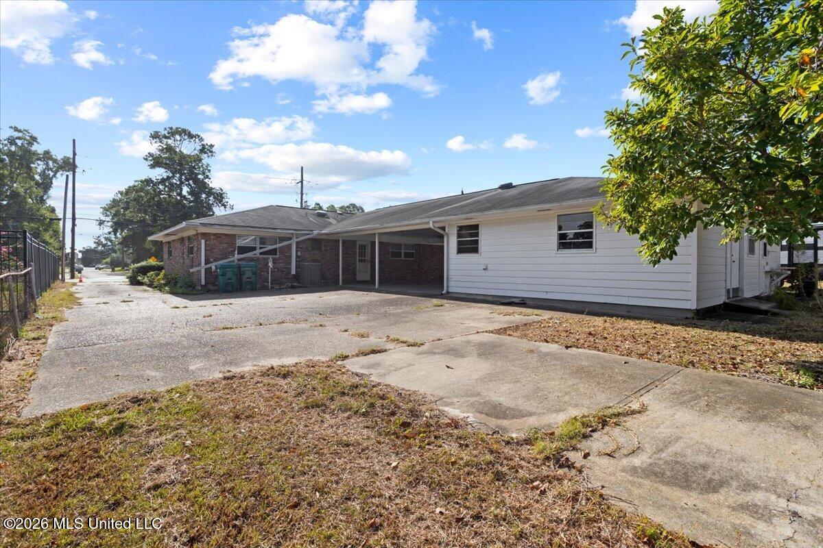 1011 Anniston Avenue Property Photo 5