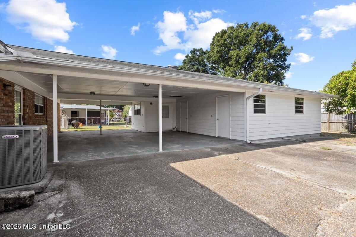 1011 Anniston Avenue Property Photo 6