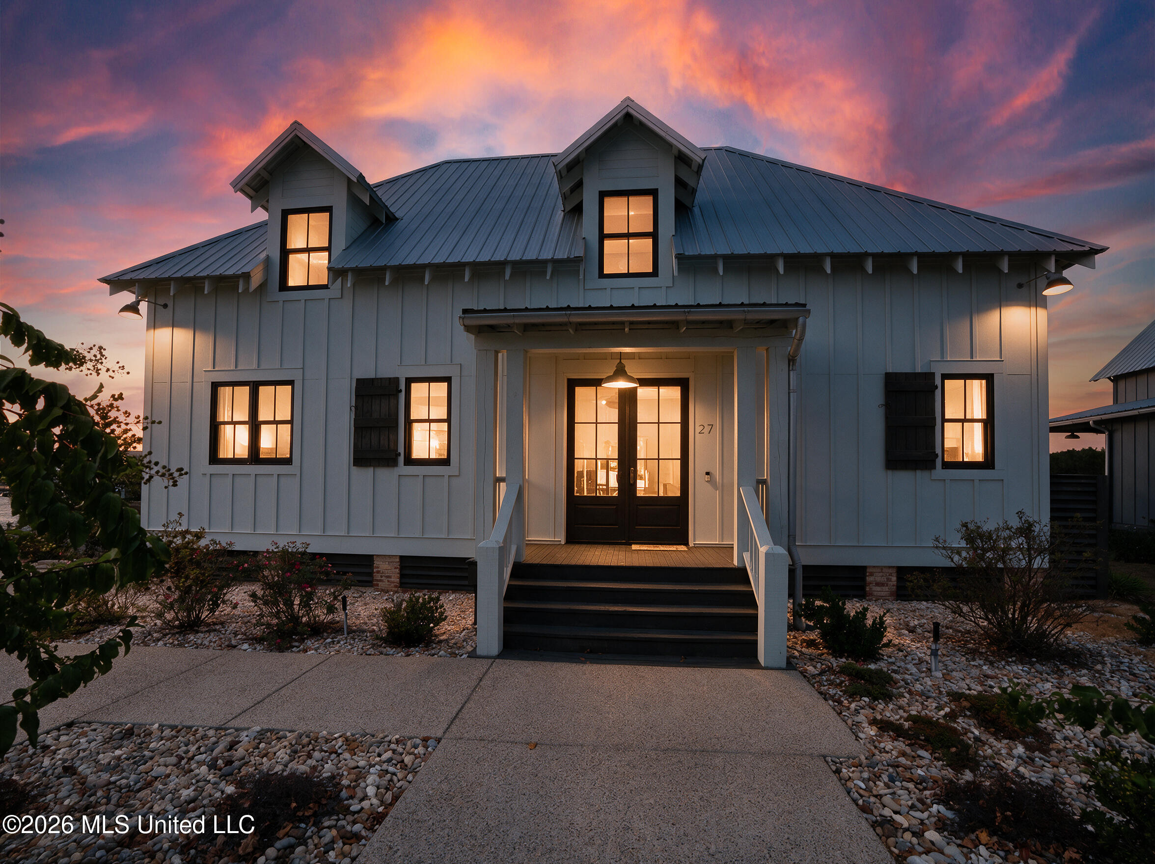 27 Channelside Property Photo 2