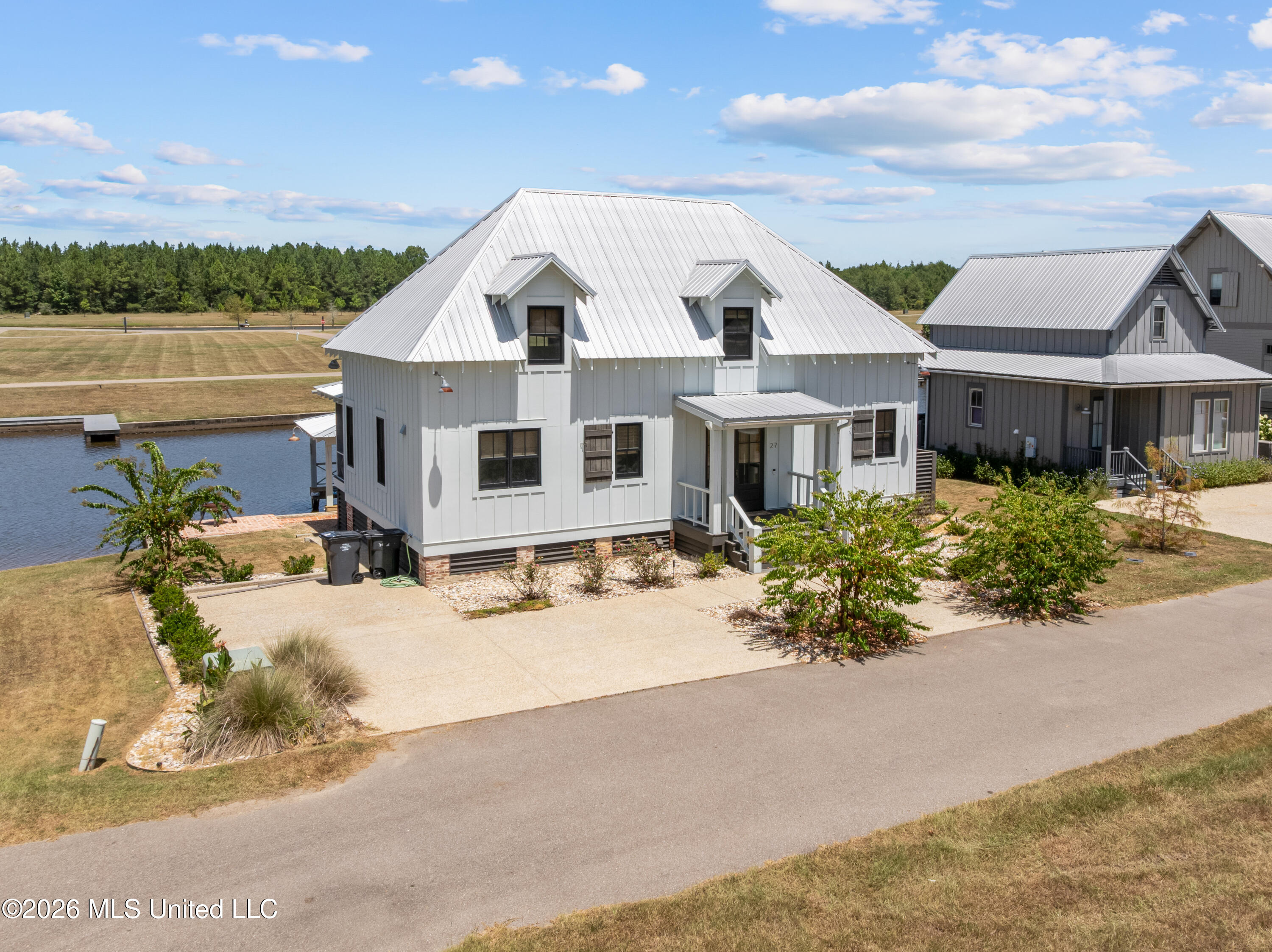 27 Channelside Property Photo 5