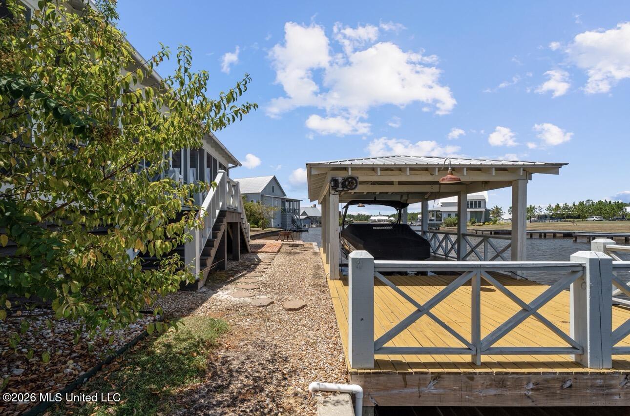 27 Channelside Property Photo 18