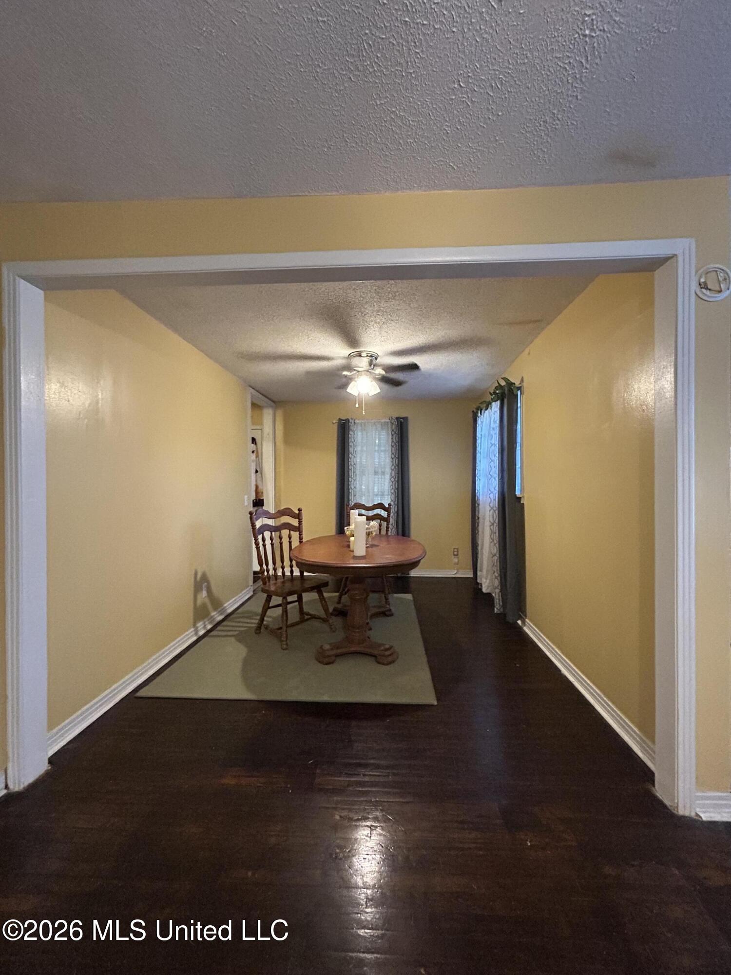 404 Evergreen Drive Property Photo 5