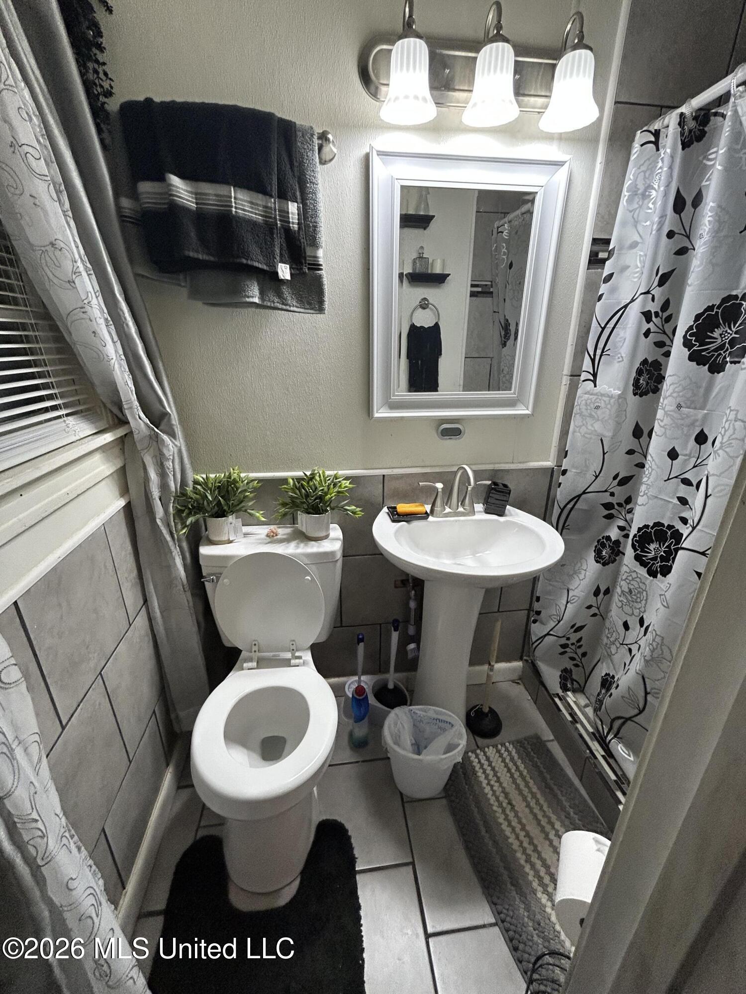 404 Evergreen Drive Property Photo 10