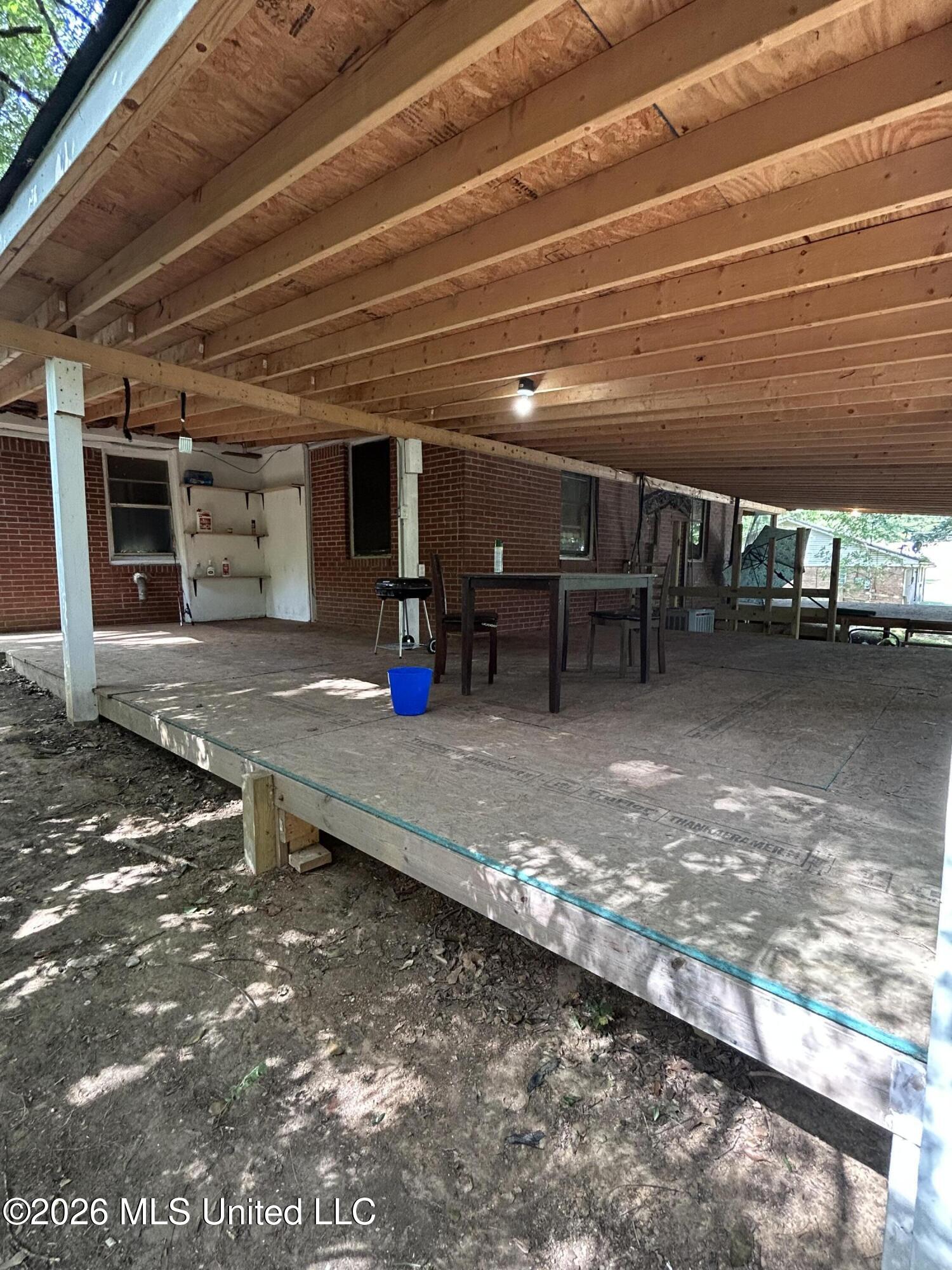 404 Evergreen Drive Property Photo 14