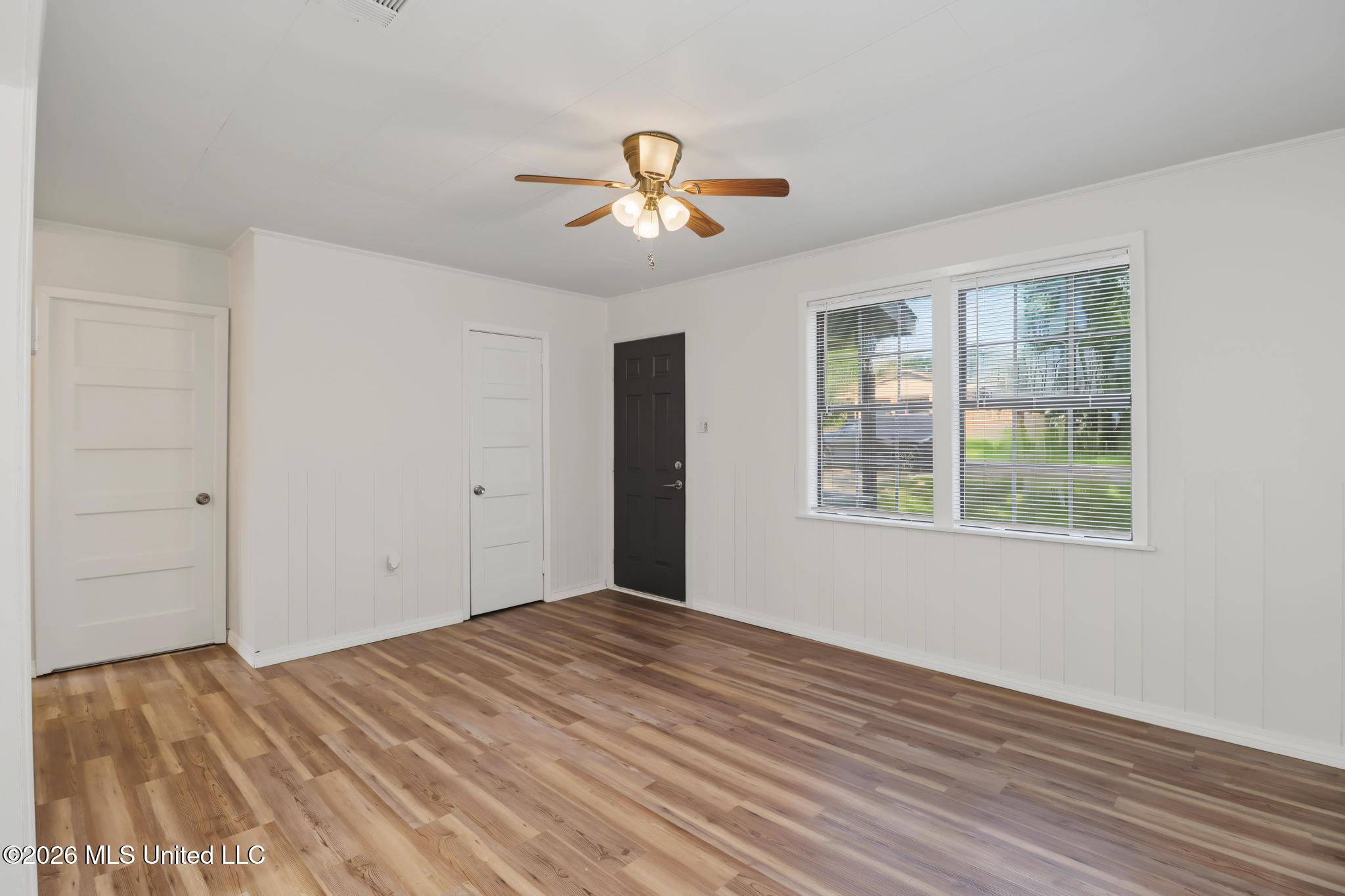 205 S 2nd Street Property Photo 6