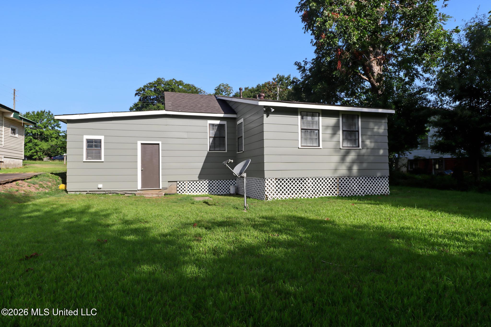205 S 2nd Street Property Photo 16