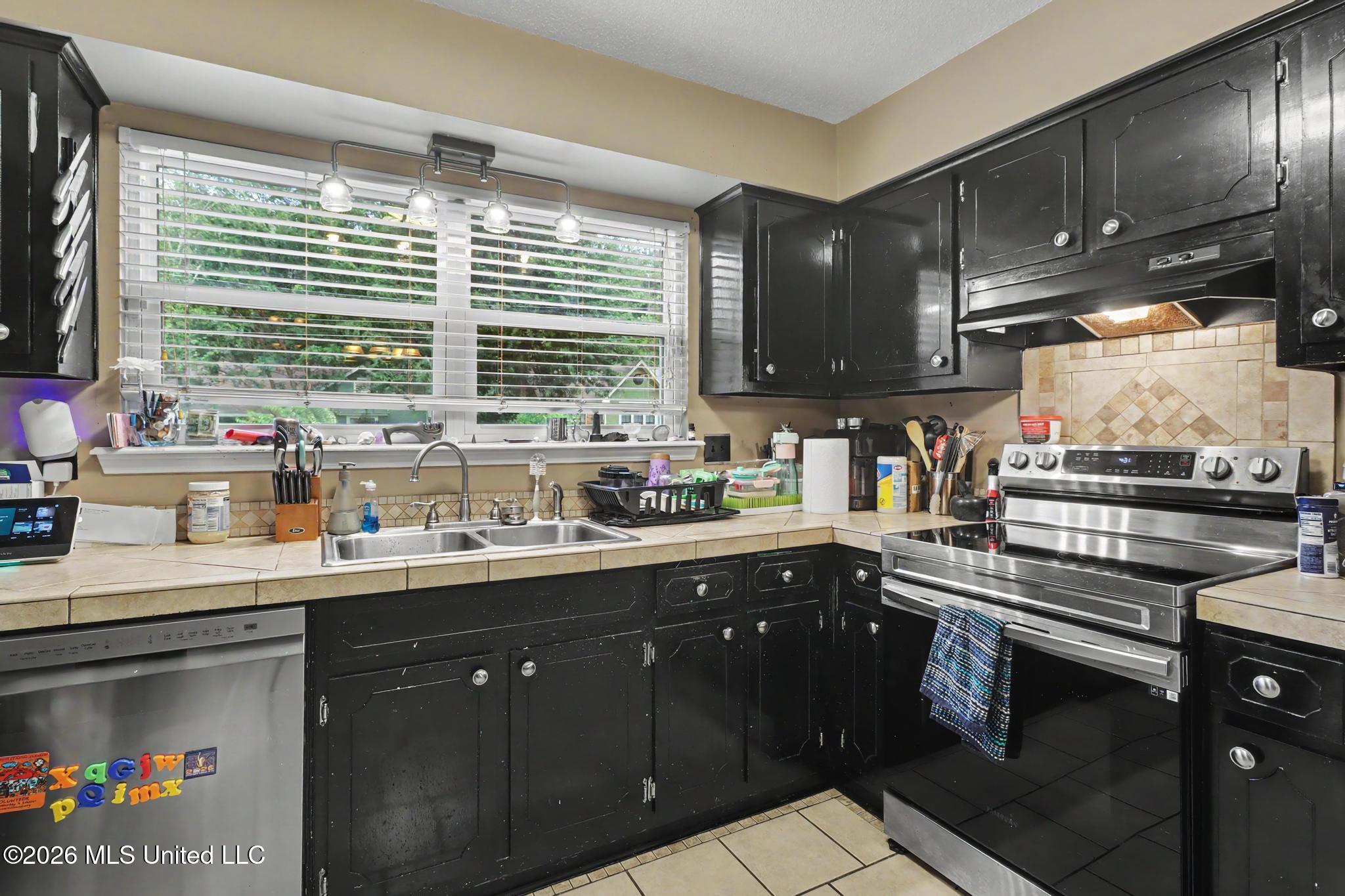 12449 Red Fox Drive Property Photo 5