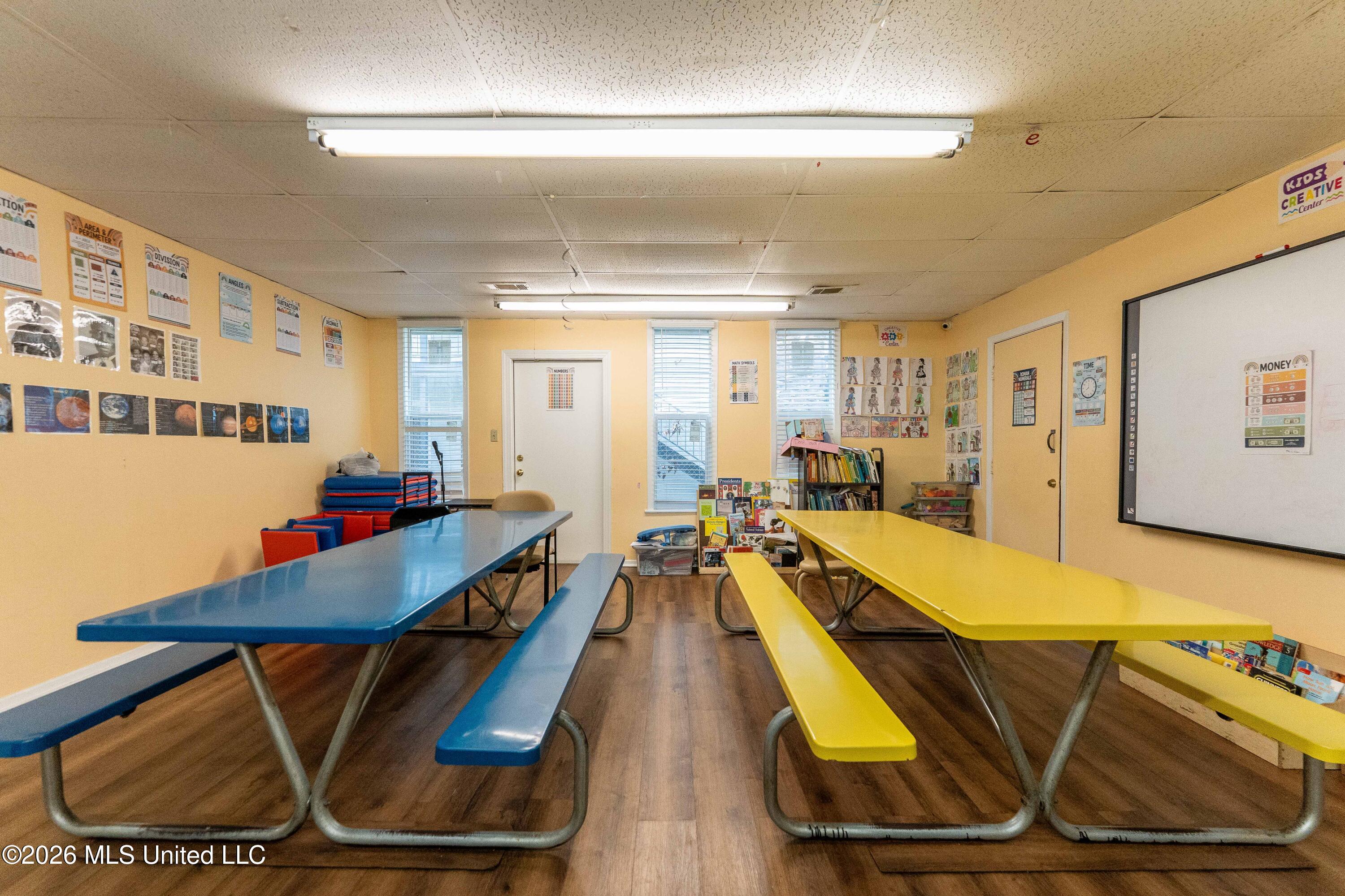 1597 W Highland Drive Property Photo 37