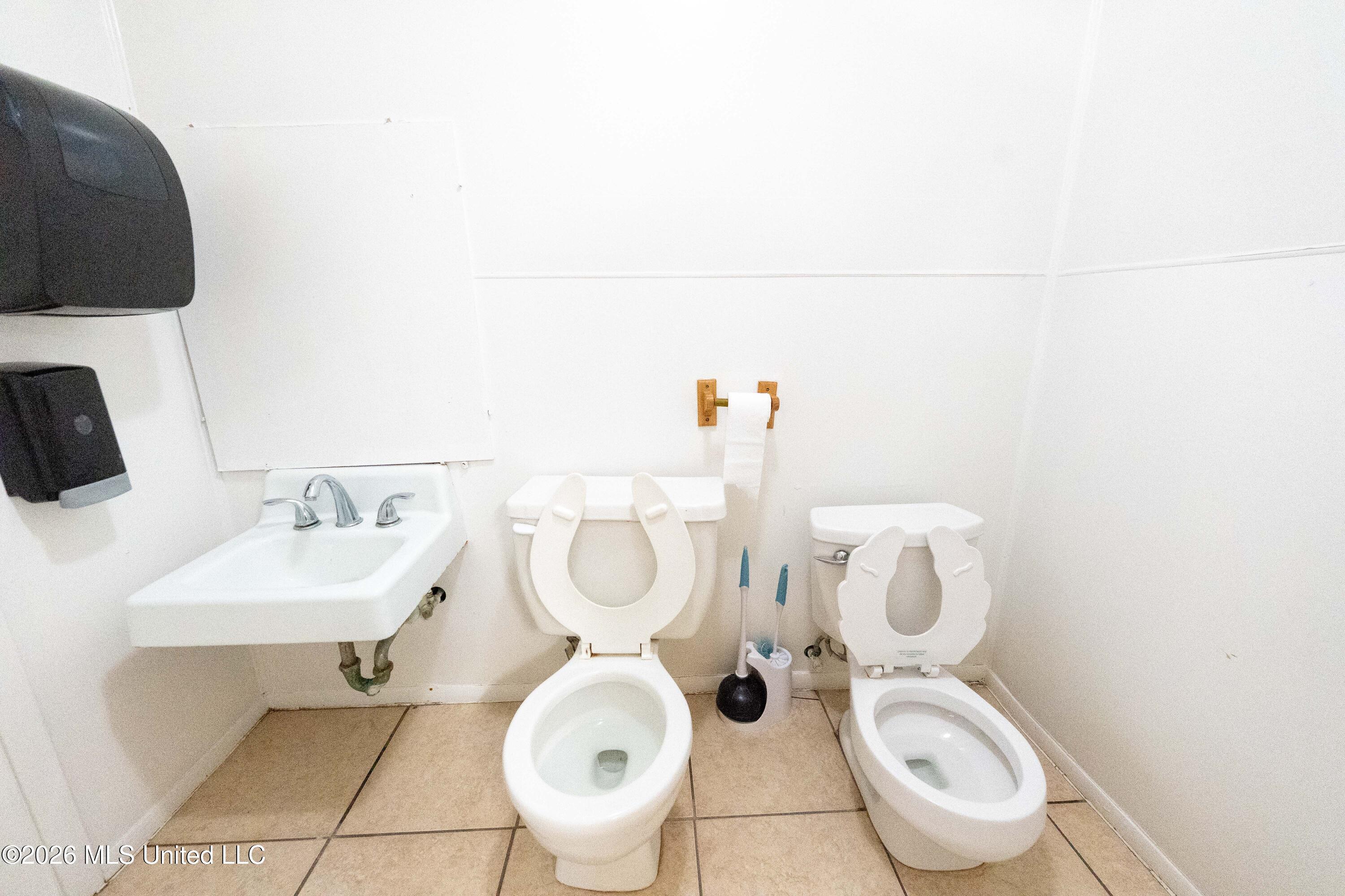 1597 W Highland Drive Property Photo 47