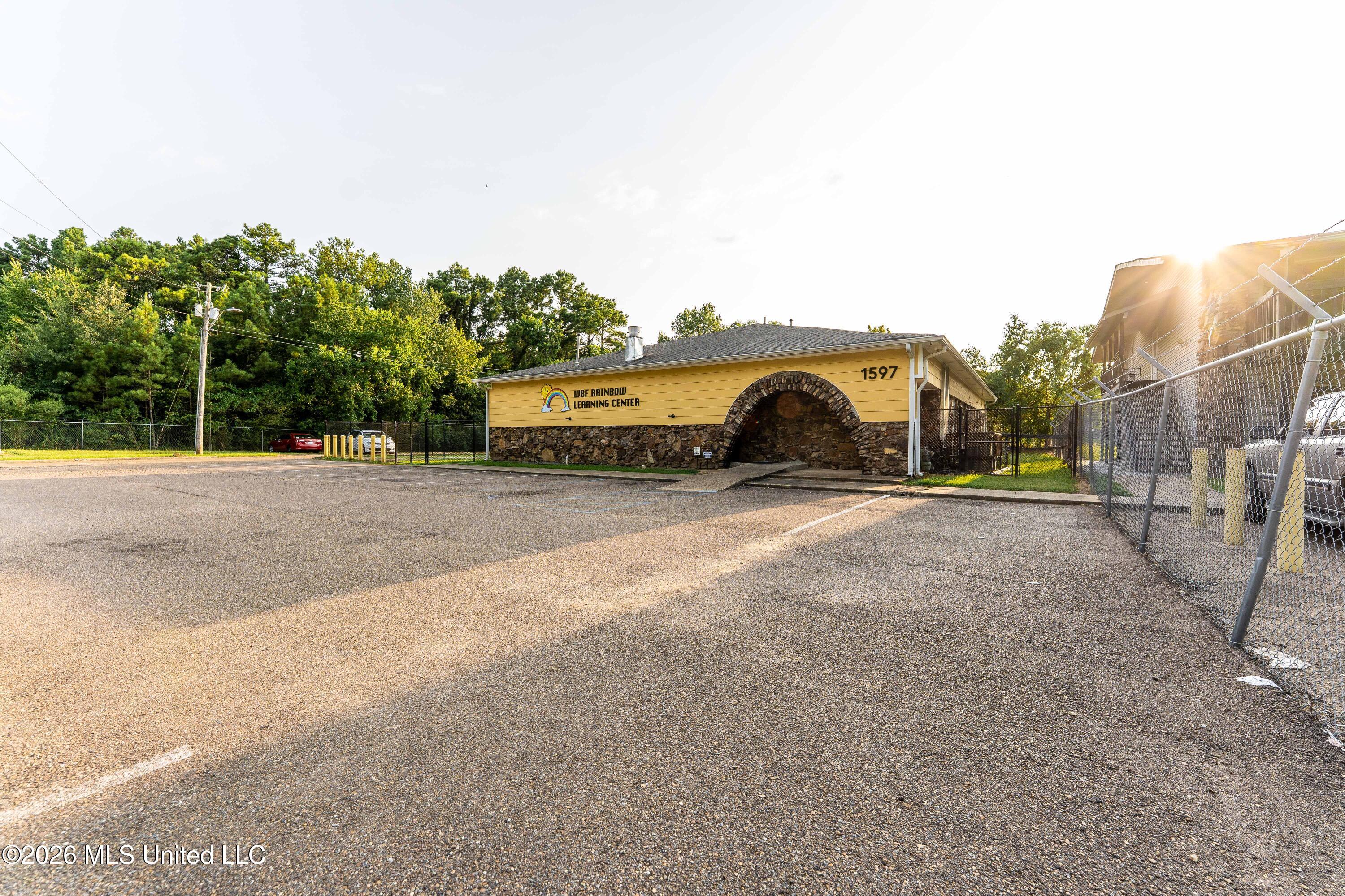 1597 W Highland Drive Property Photo 55