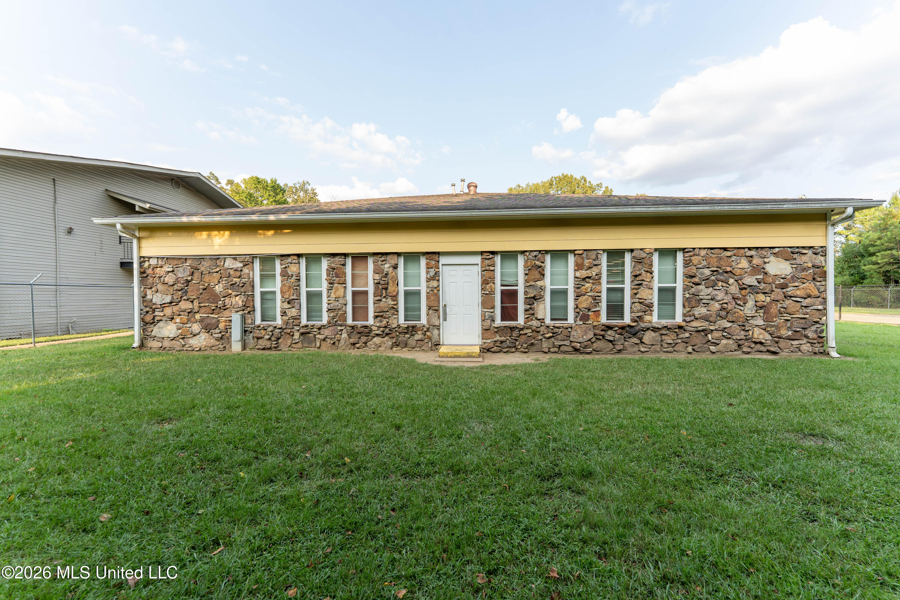 1597 W Highland Drive Property Photo 57