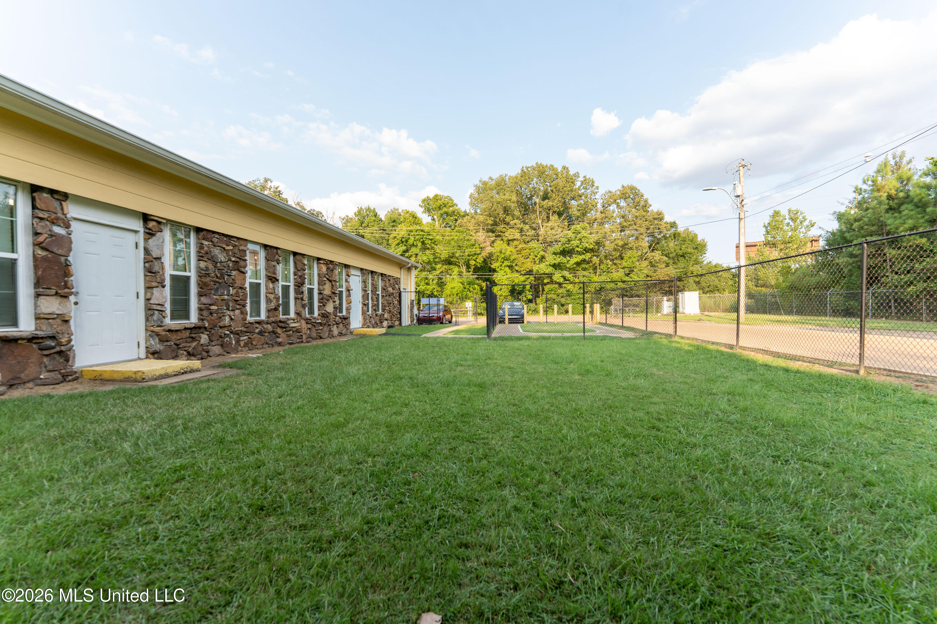 1597 W Highland Drive Property Photo 59