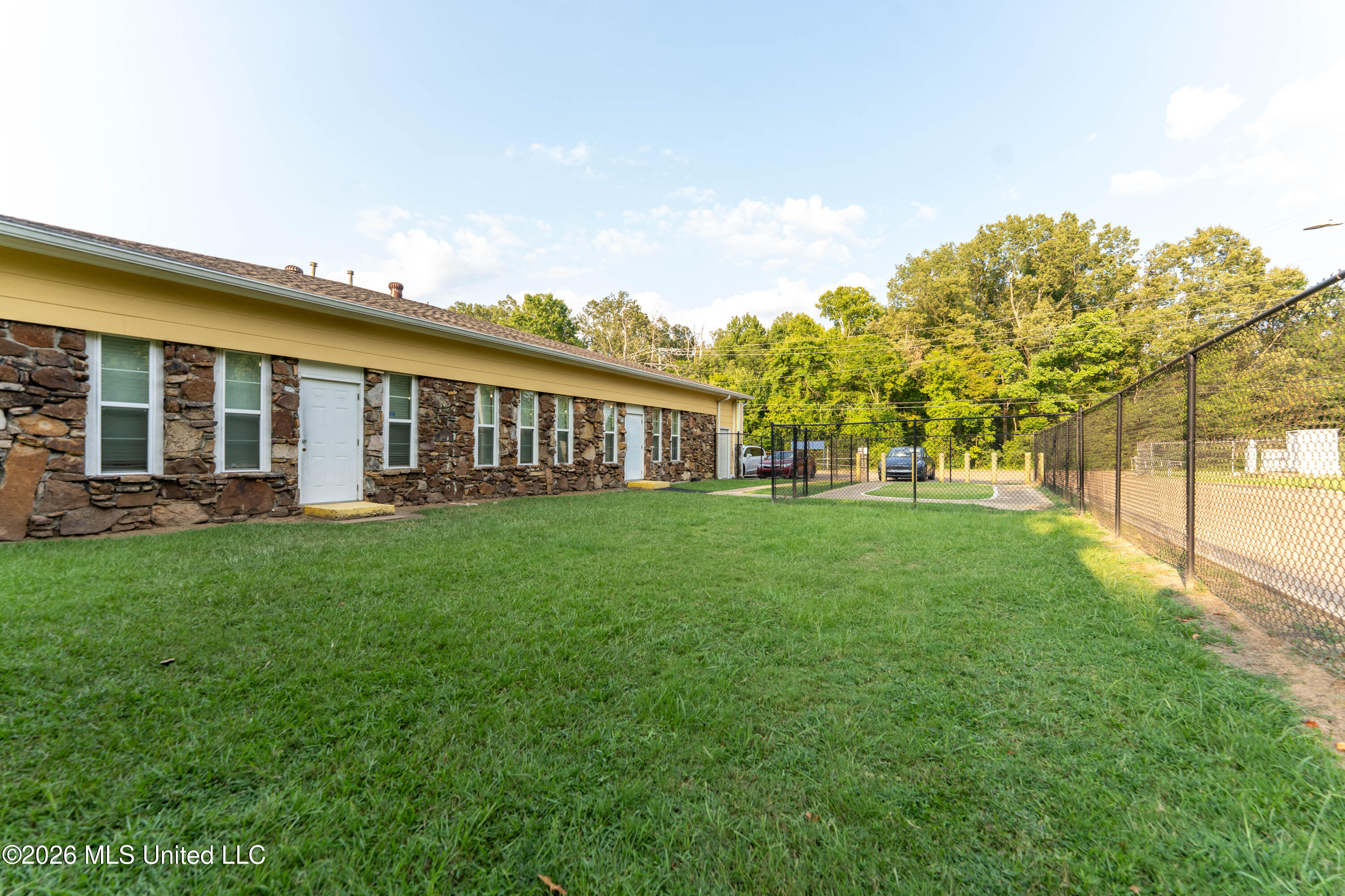 1597 W Highland Drive Property Photo 60