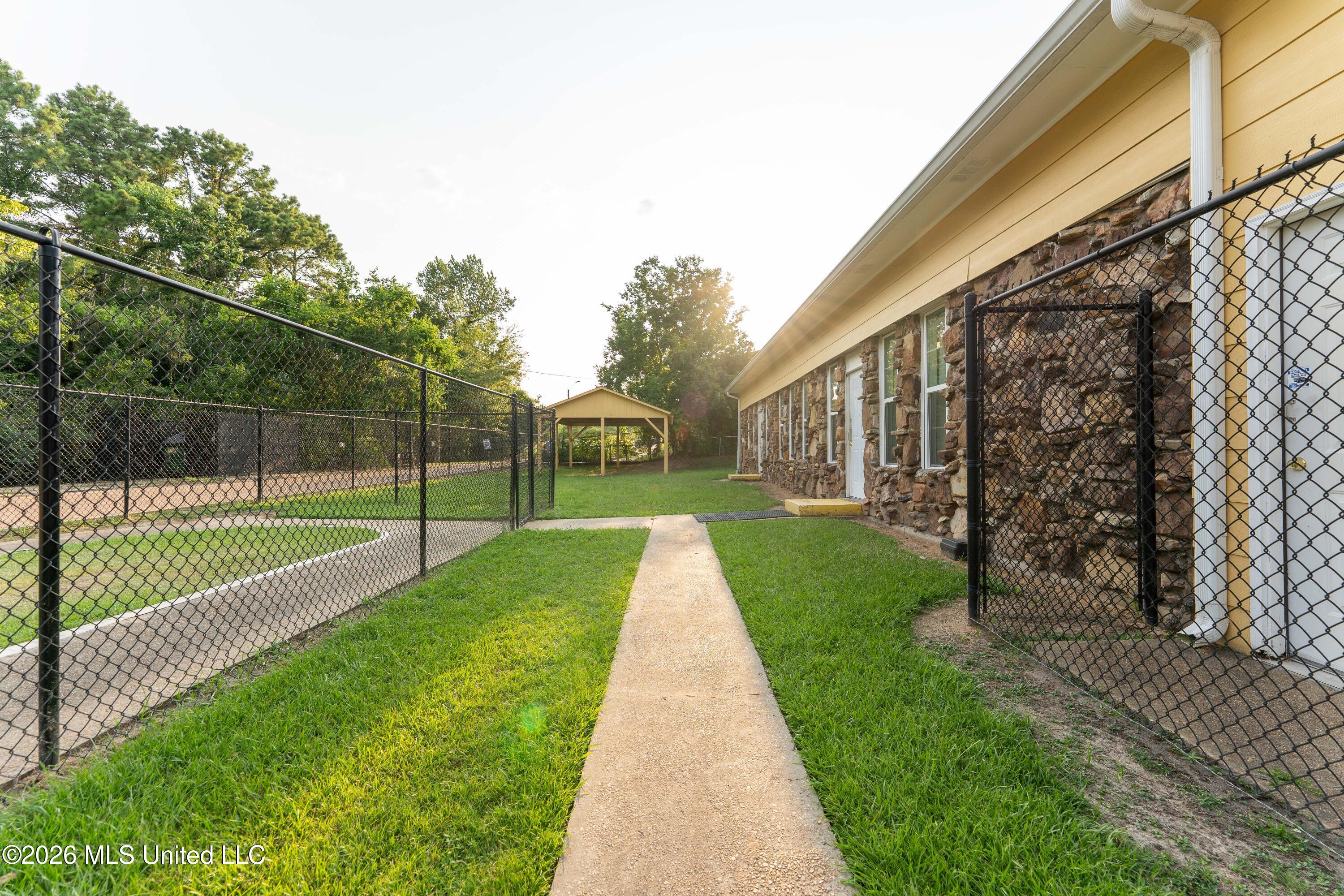 1597 W Highland Drive Property Photo 65