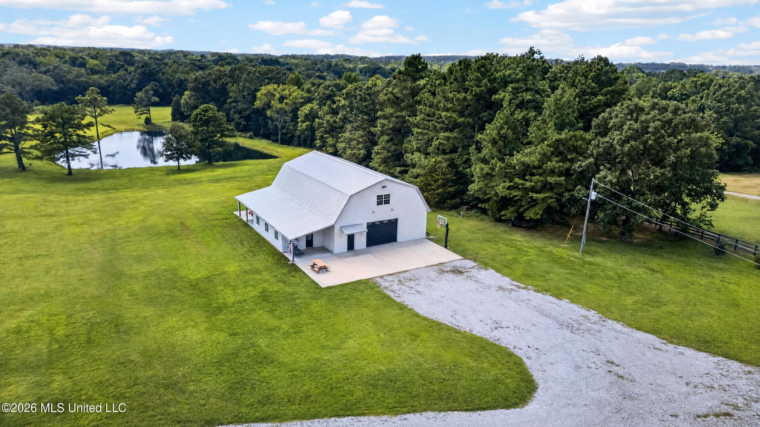 523 N Slayden Road Property Photo 13