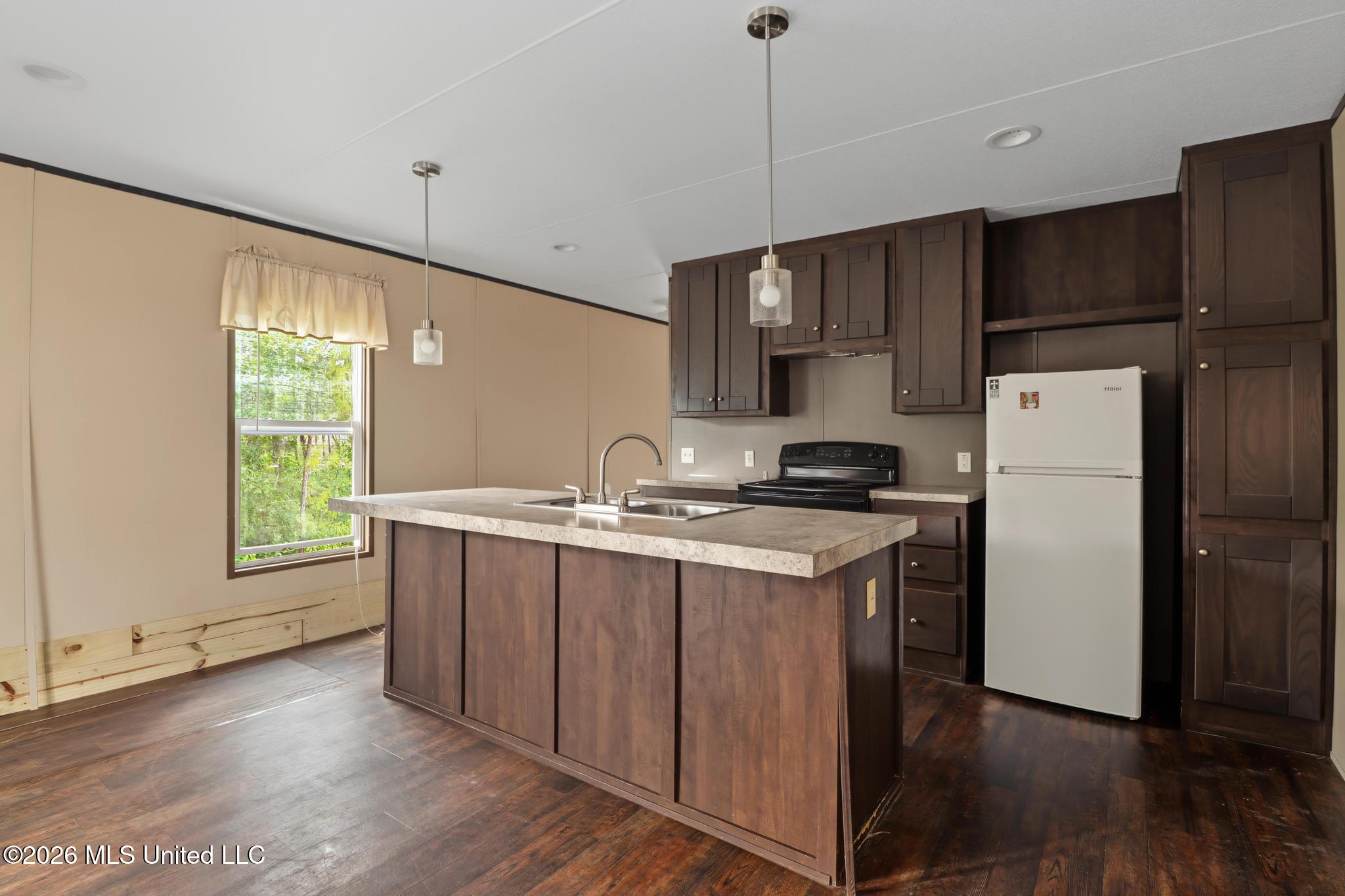 78 B K P Bolling Road Property Photo 6