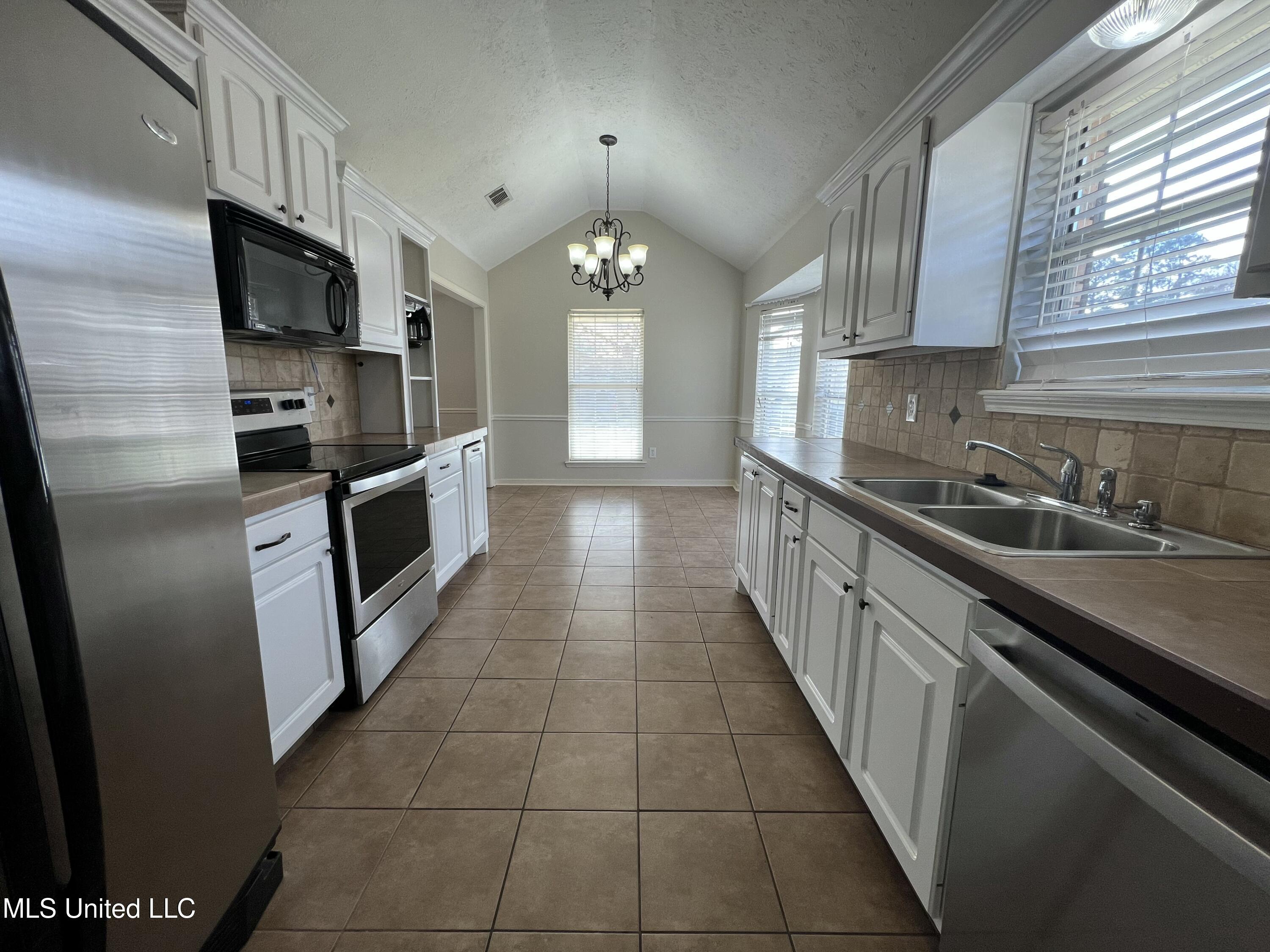 2001 Windchase Circle Property Photo 5