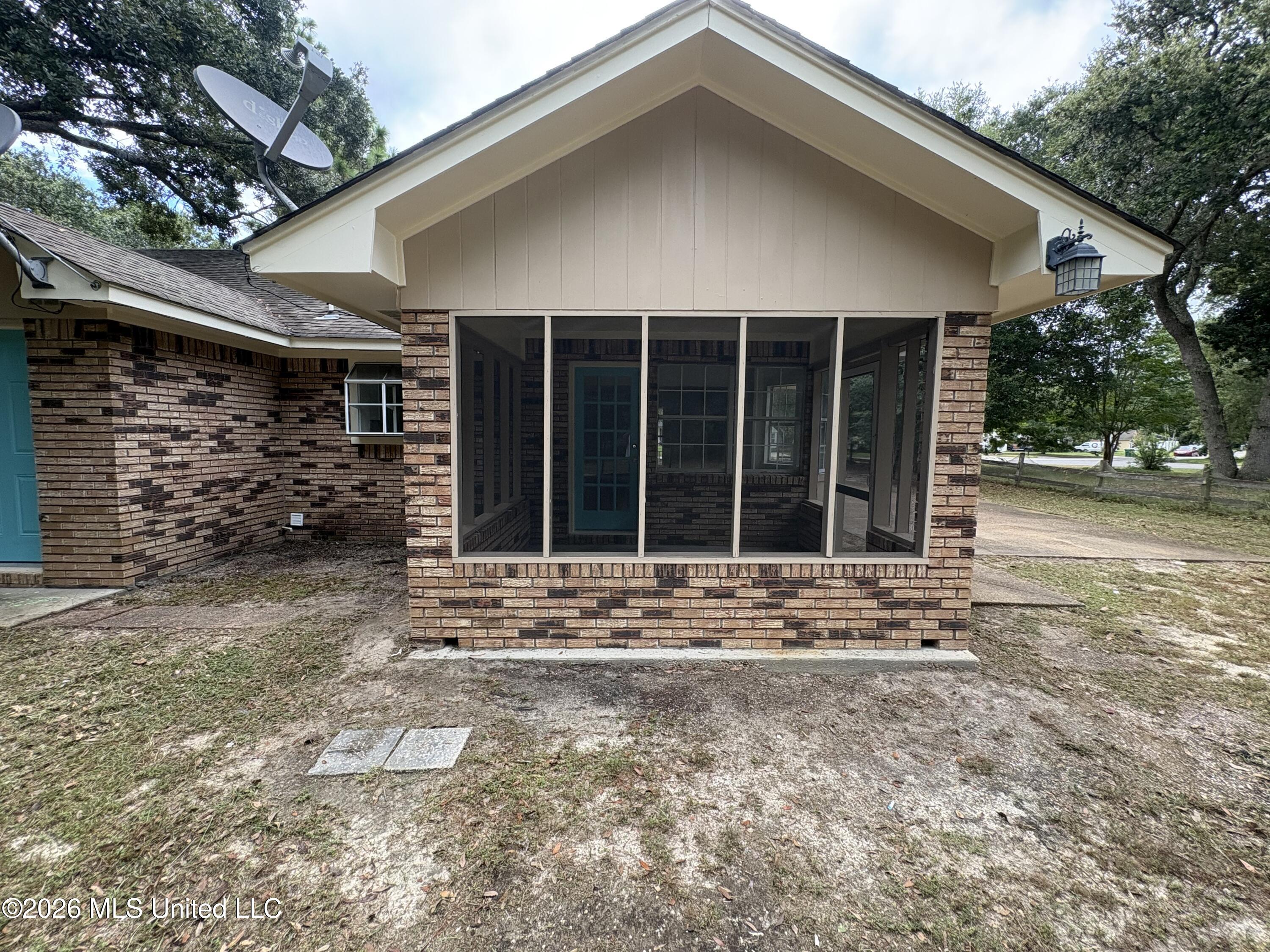 6921 Red Bud Lane Property Photo 3