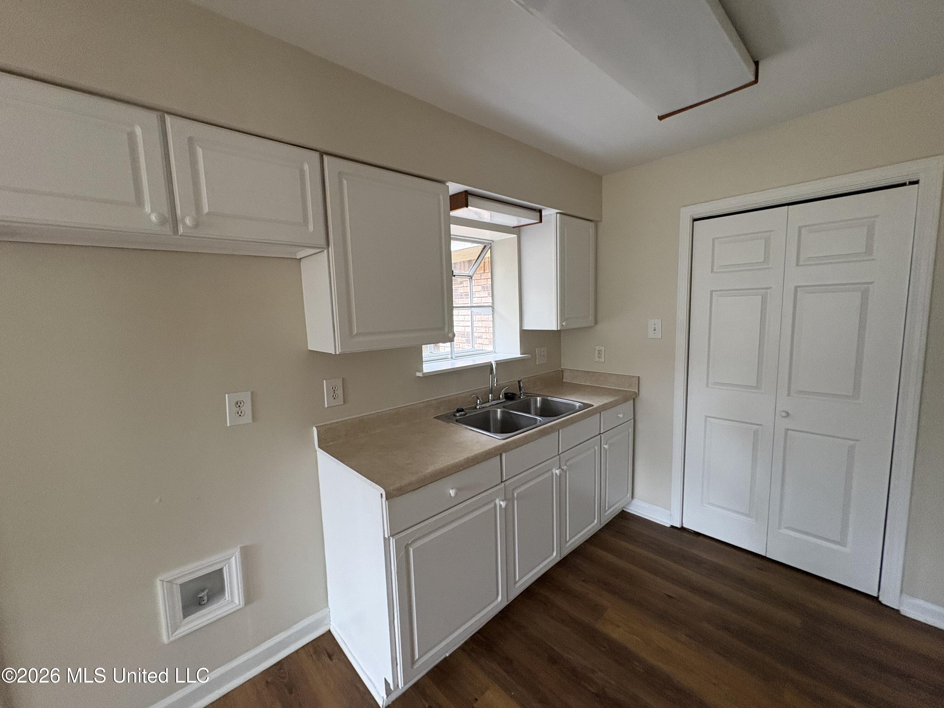 6921 Red Bud Lane Property Photo 13