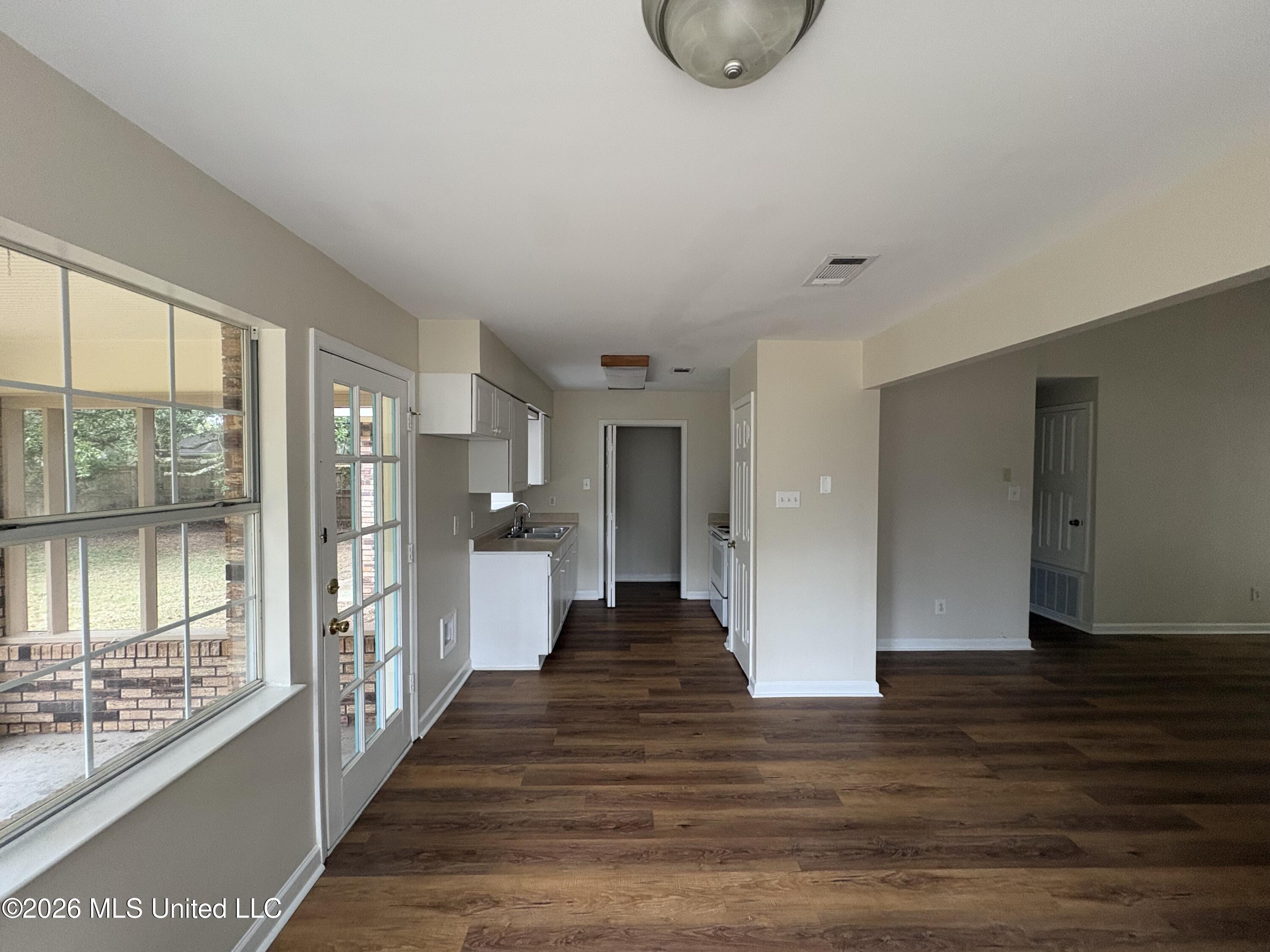 6921 Red Bud Lane Property Photo 17