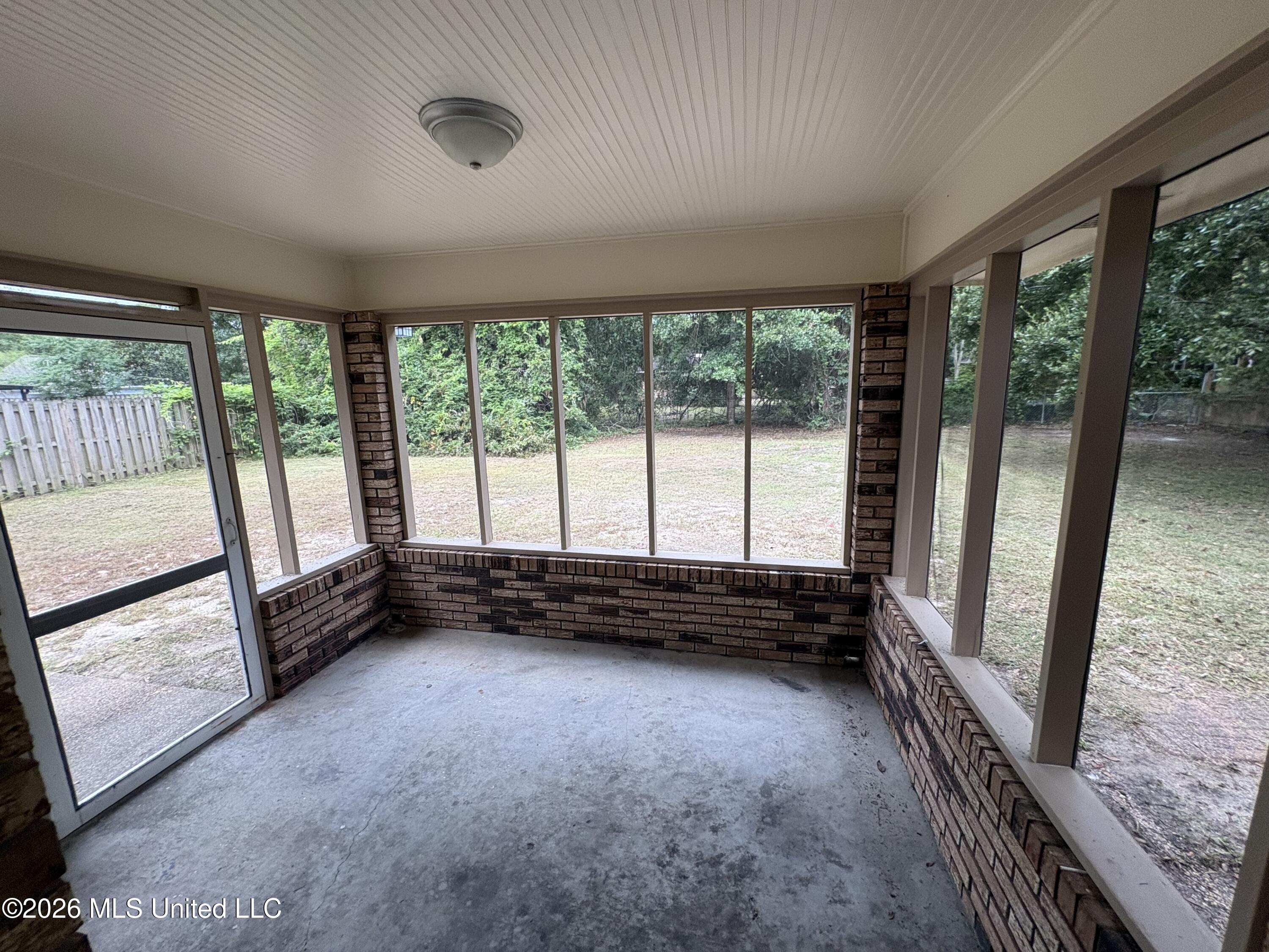 6921 Red Bud Lane Property Photo 28