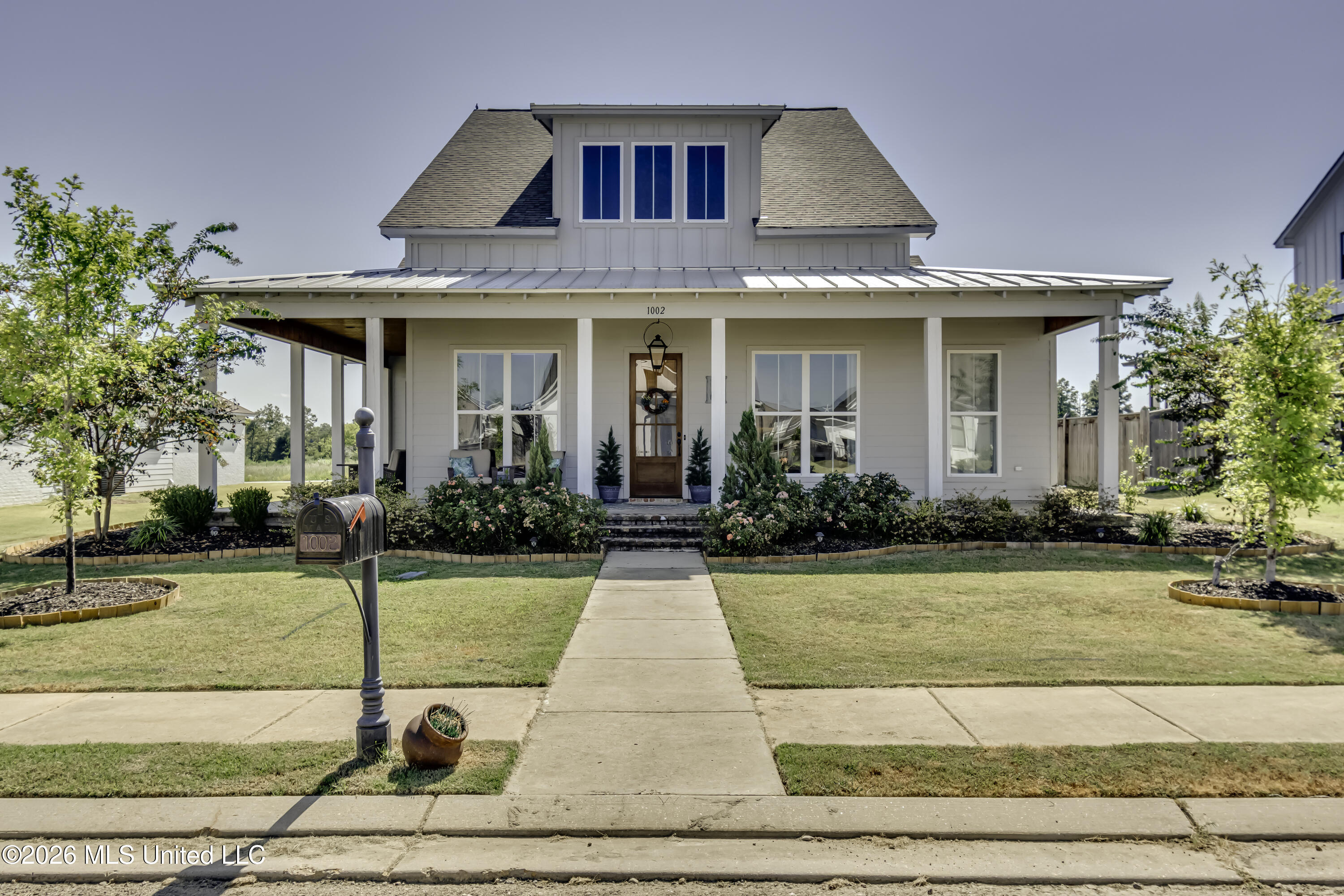 1002 Crepe Myrtle Drive Property Photo 1