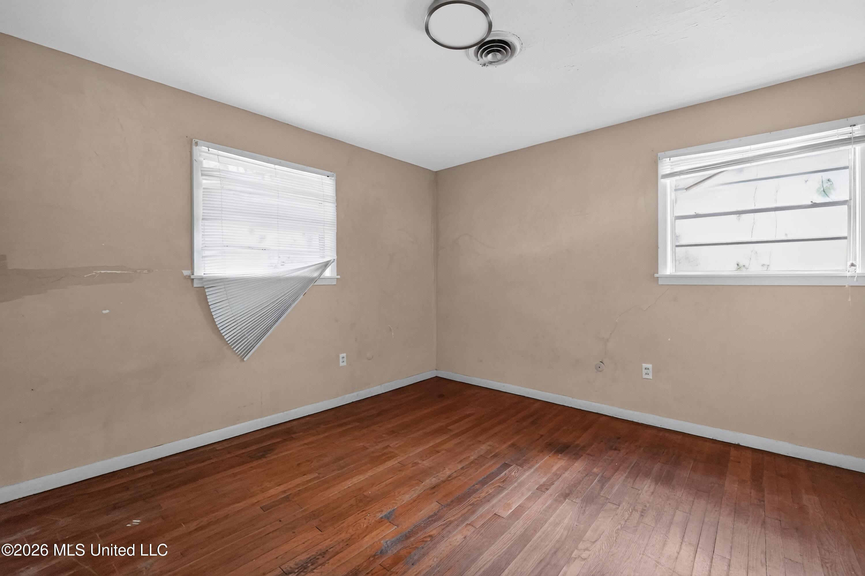 1023 Garden Park Drive Property Photo 11