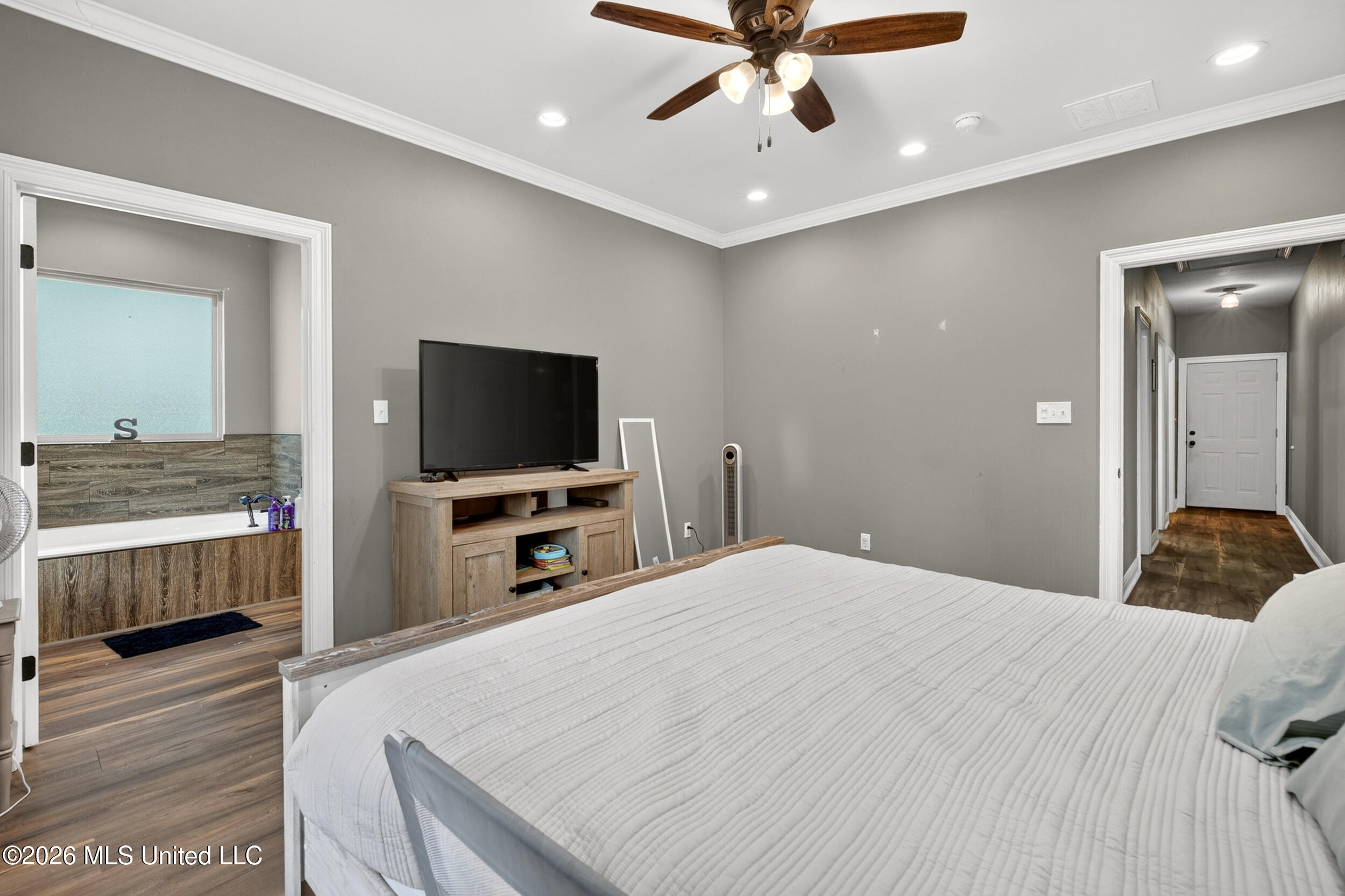 38 Switch Drive Property Photo 40
