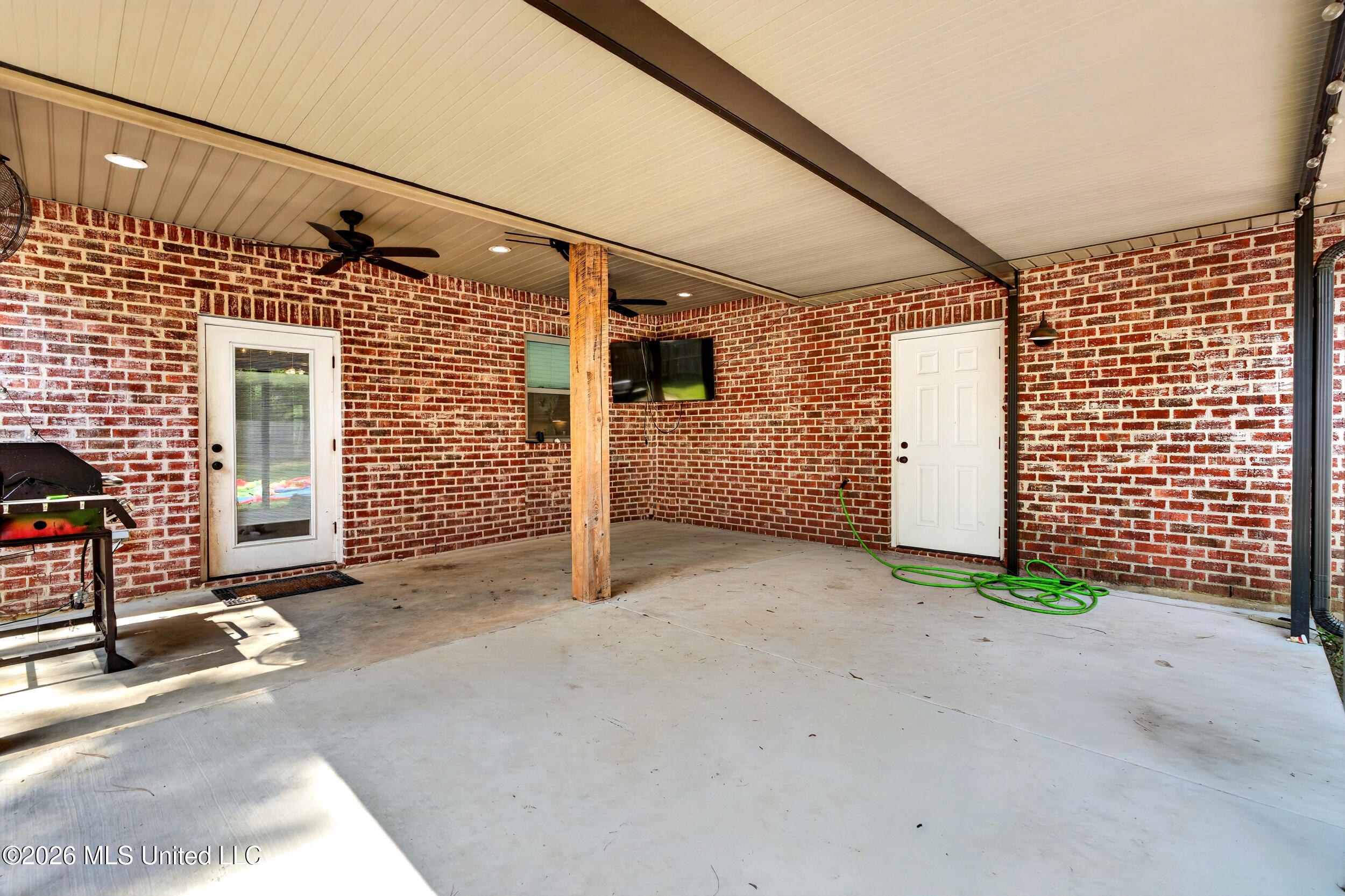 38 Switch Drive Property Photo 55