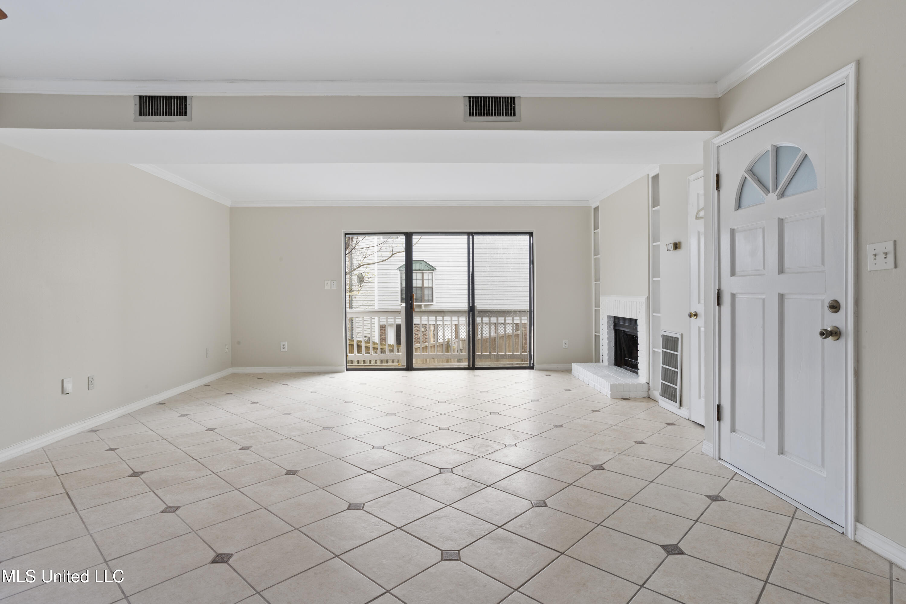 255 E Scenic Drive Property Photo 4