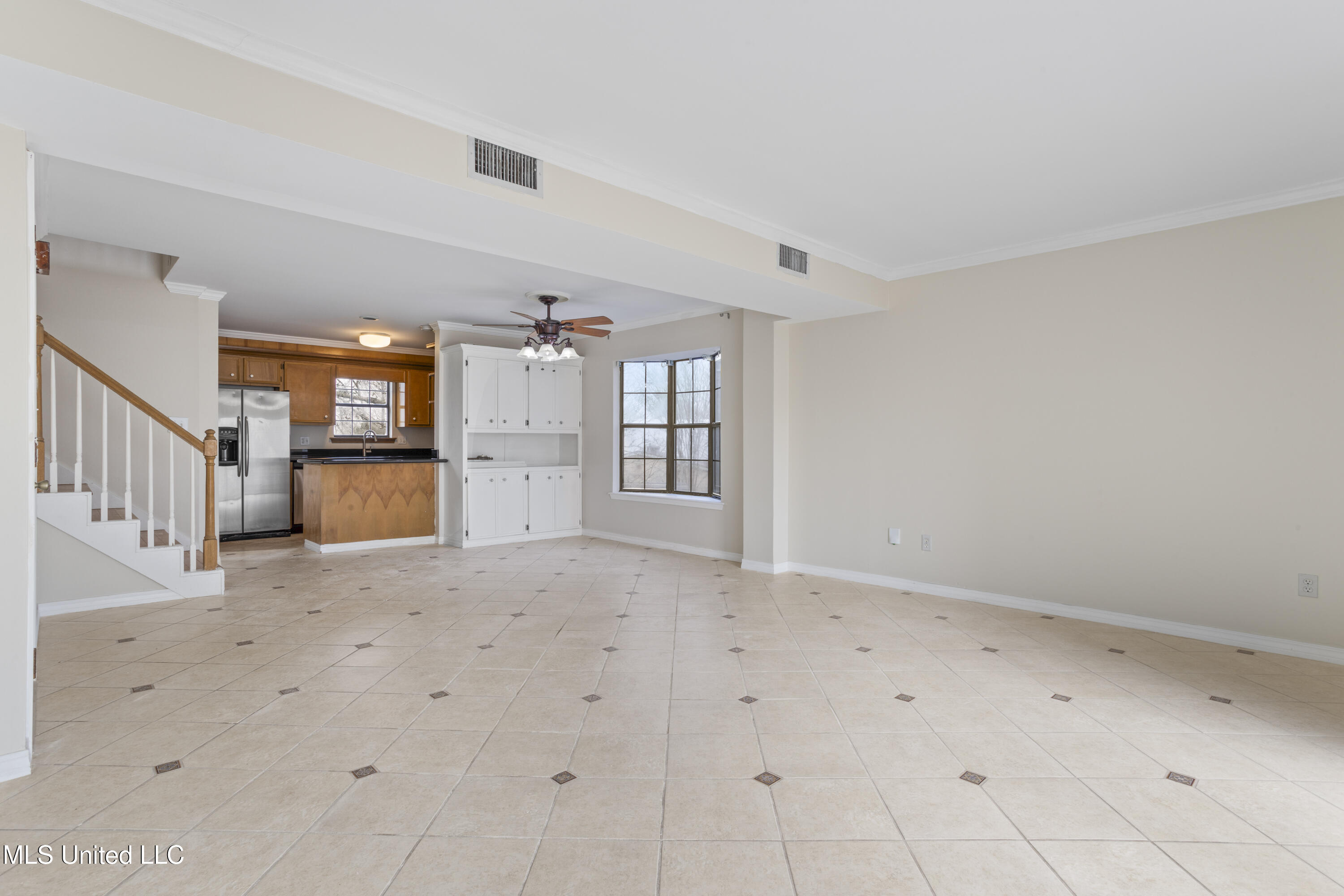 255 E Scenic Drive Property Photo 6