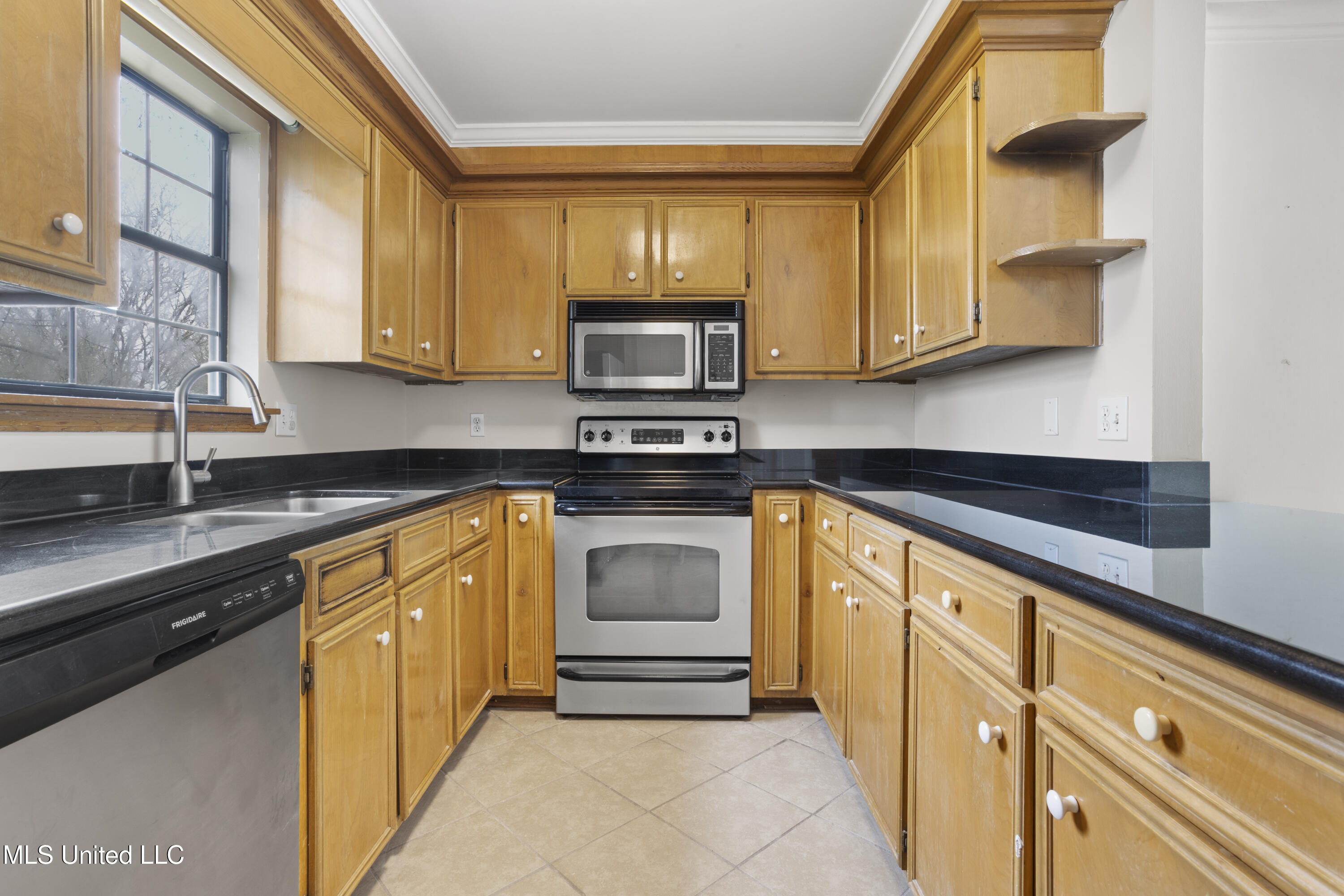 255 E Scenic Drive Property Photo 12