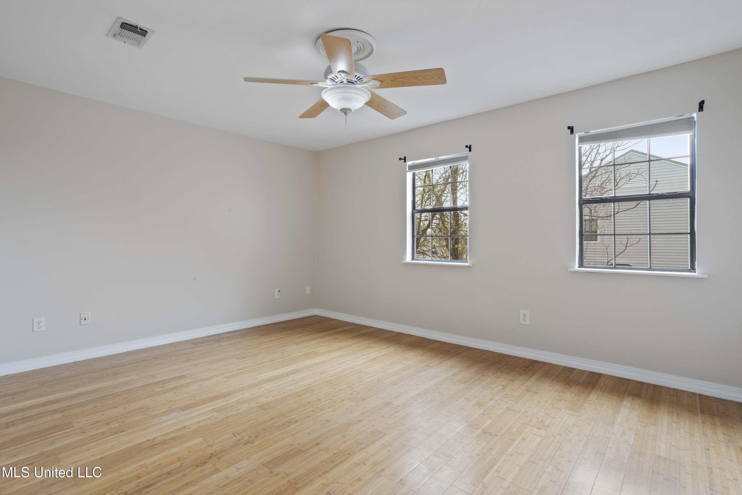 255 E Scenic Drive Property Photo 19