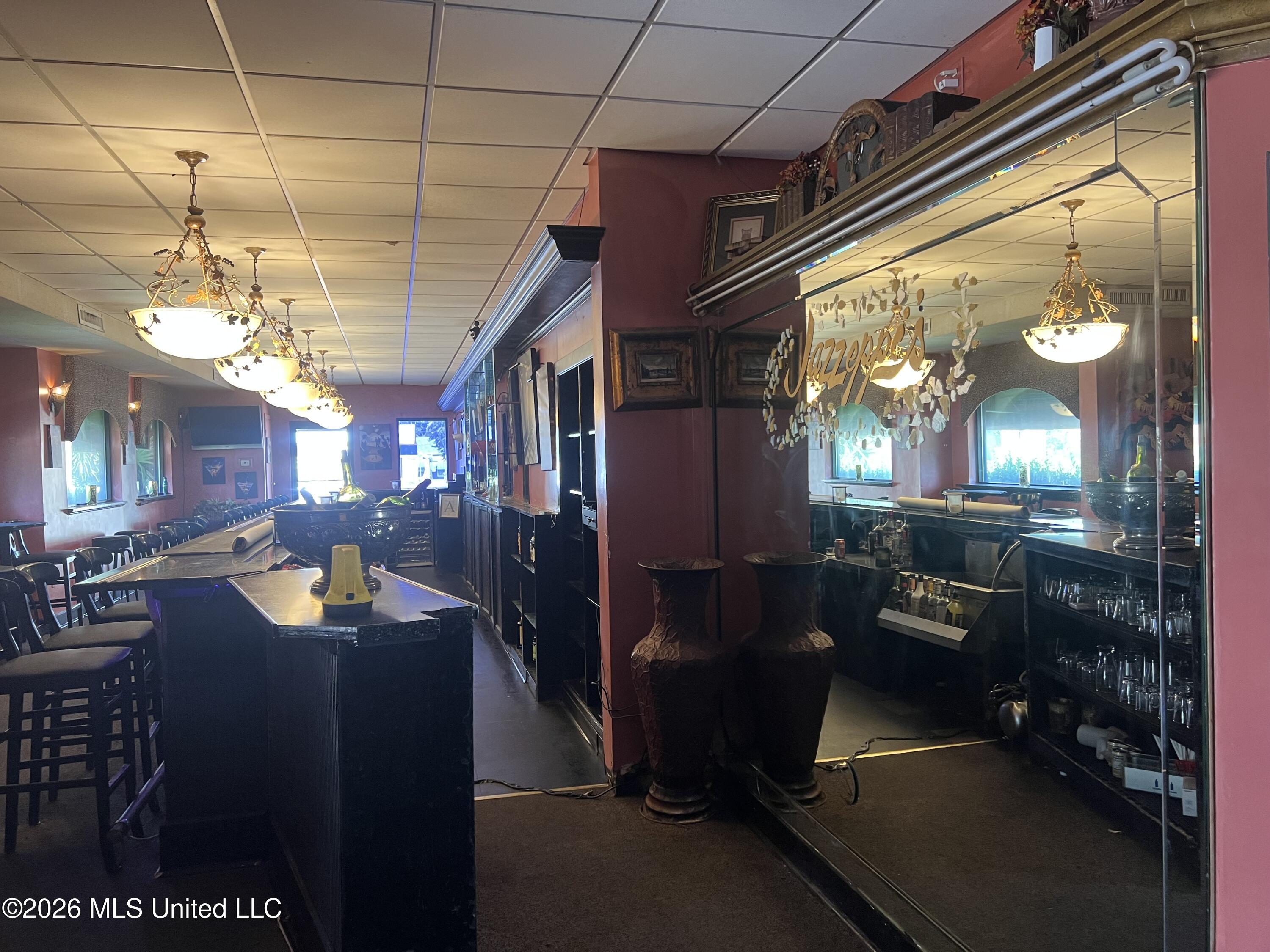 195 N Porter Avenue Property Photo 17