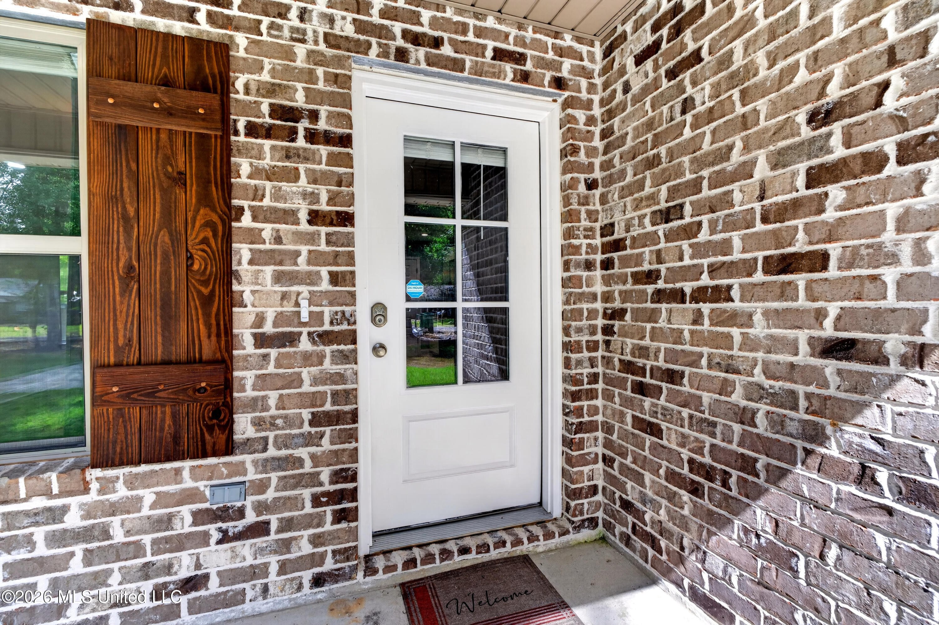 916 Central Avenue Property Photo 8